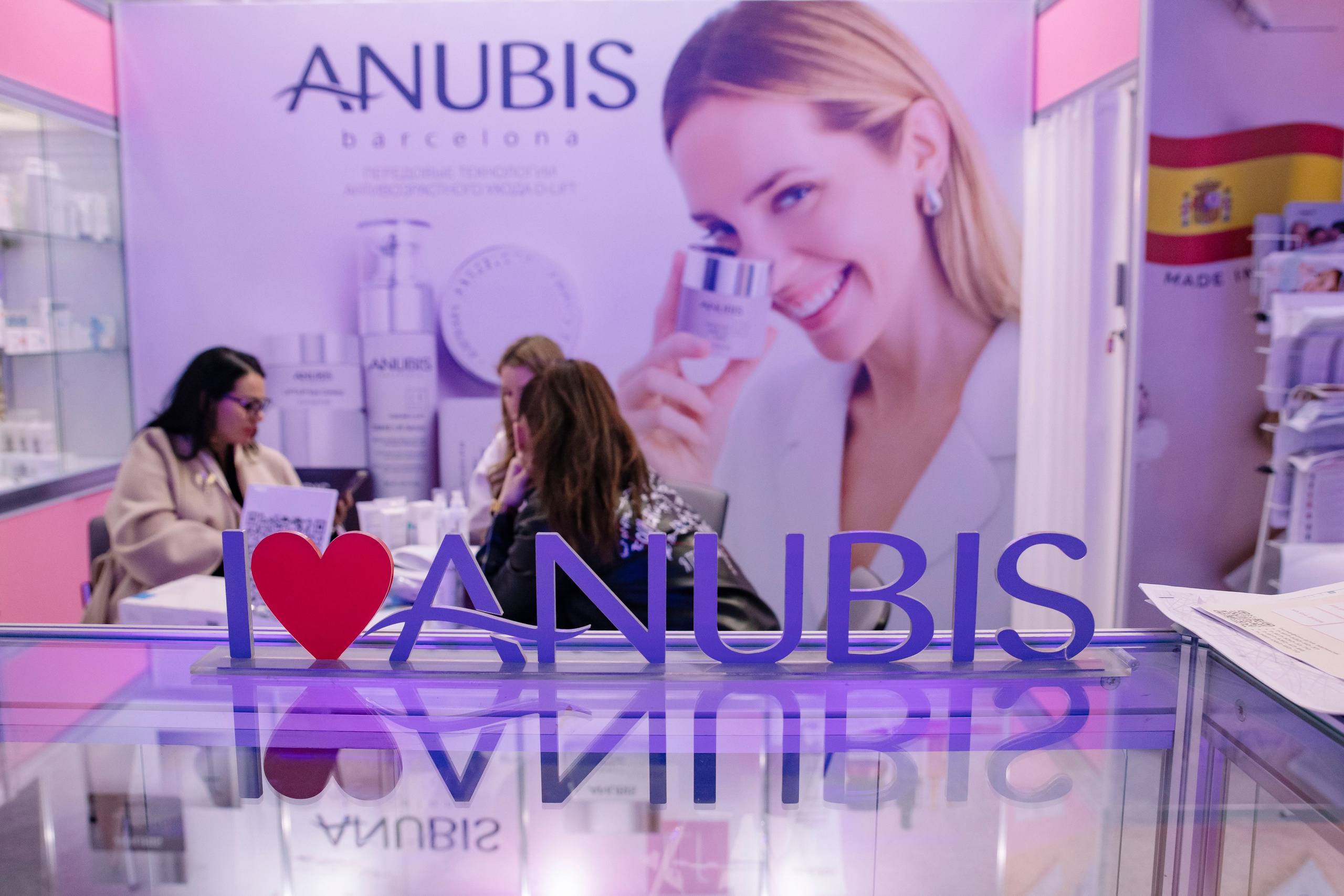 Выставка BEAUNITY by InterCHARM 2026. Профессиональный фотограф в Москве | Заказать фотосессию и съемку