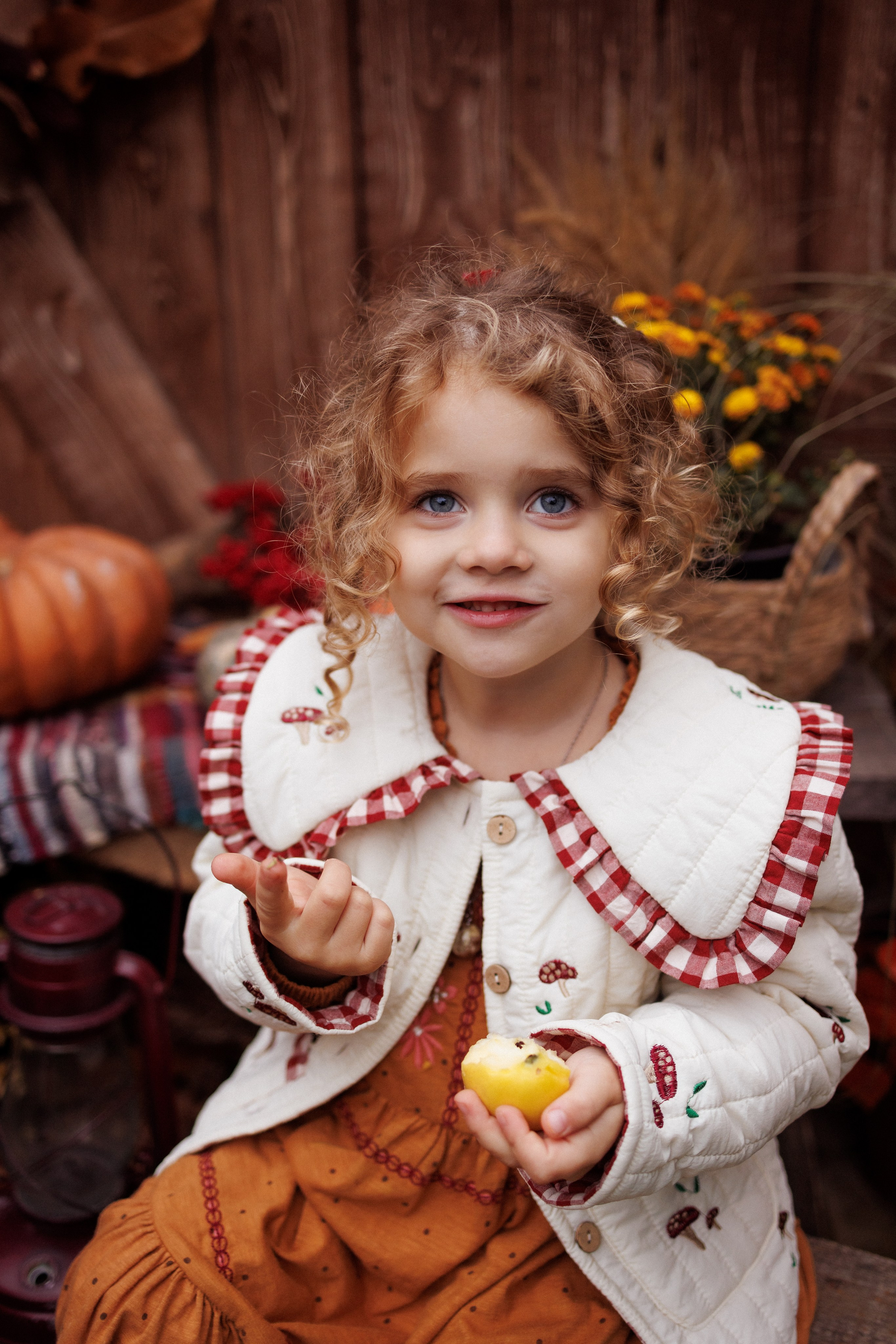 Семейная фотосессия в осенних декорациях фотостудии «Теплица», город Краснодар. Семейный и детский фотограф в Краснодаре Анна Трашкова
