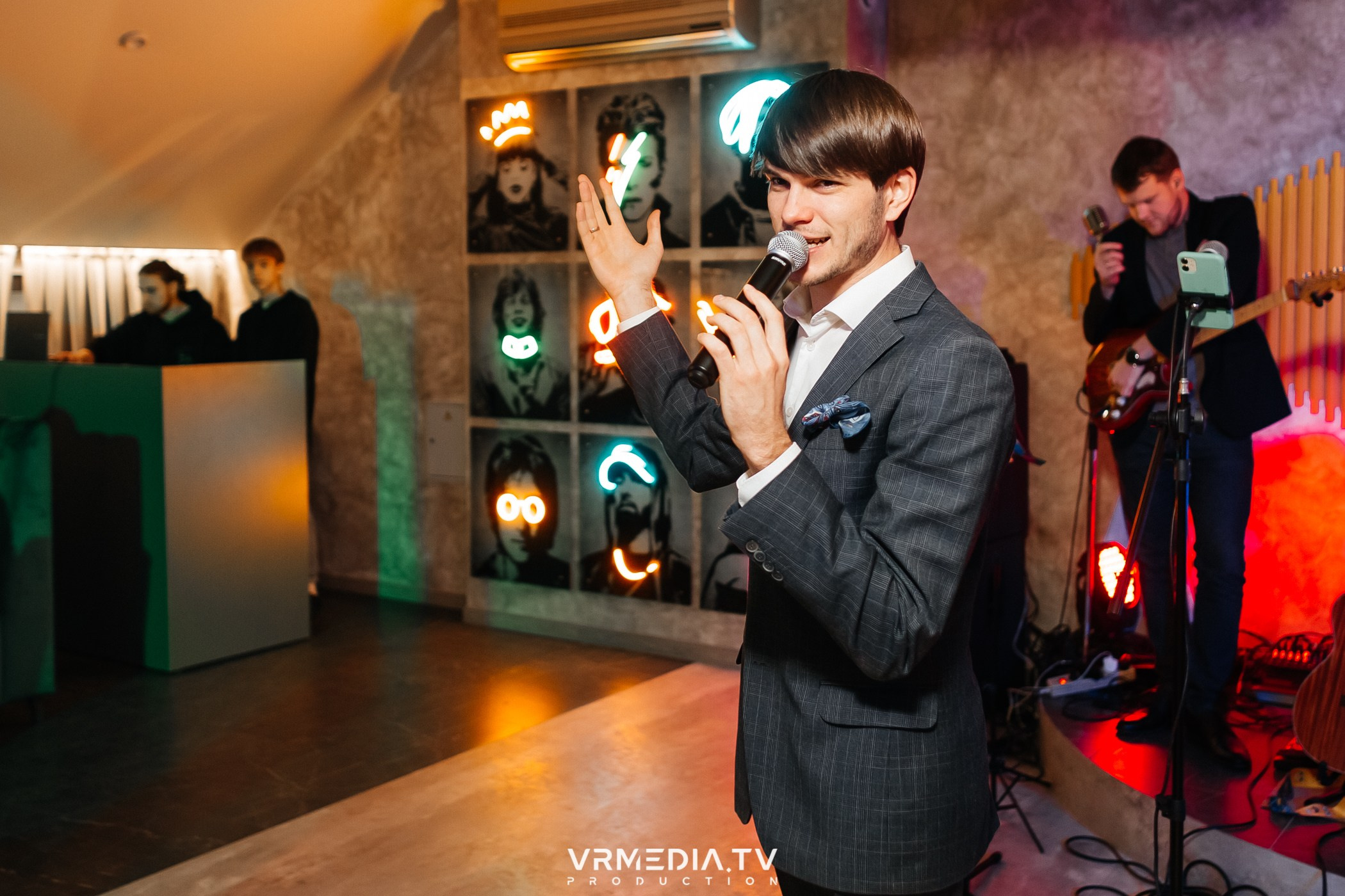 Открытие караоке-зала в «Империи»