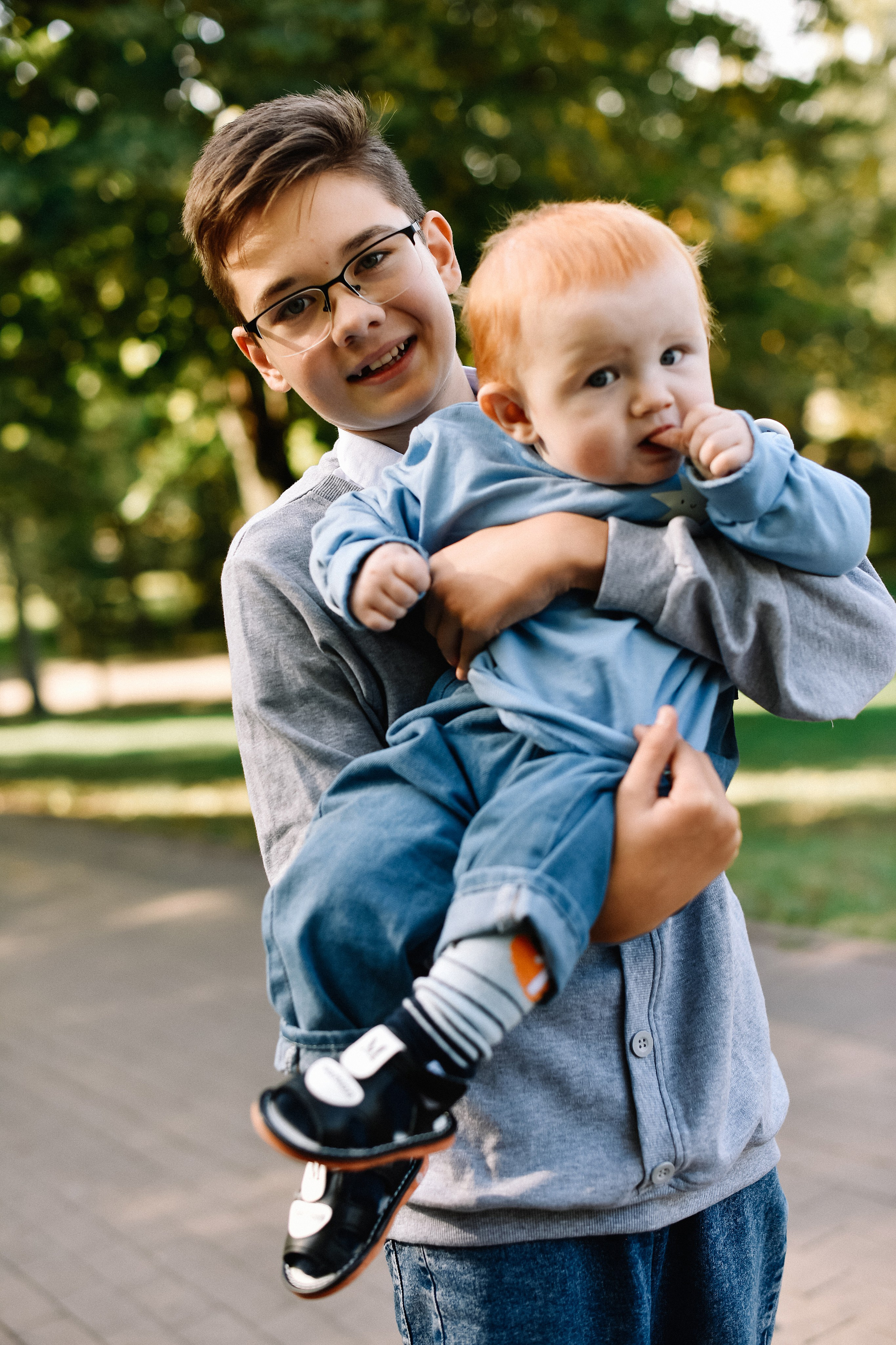 Прогулка Олеси, Льва и Ванечки