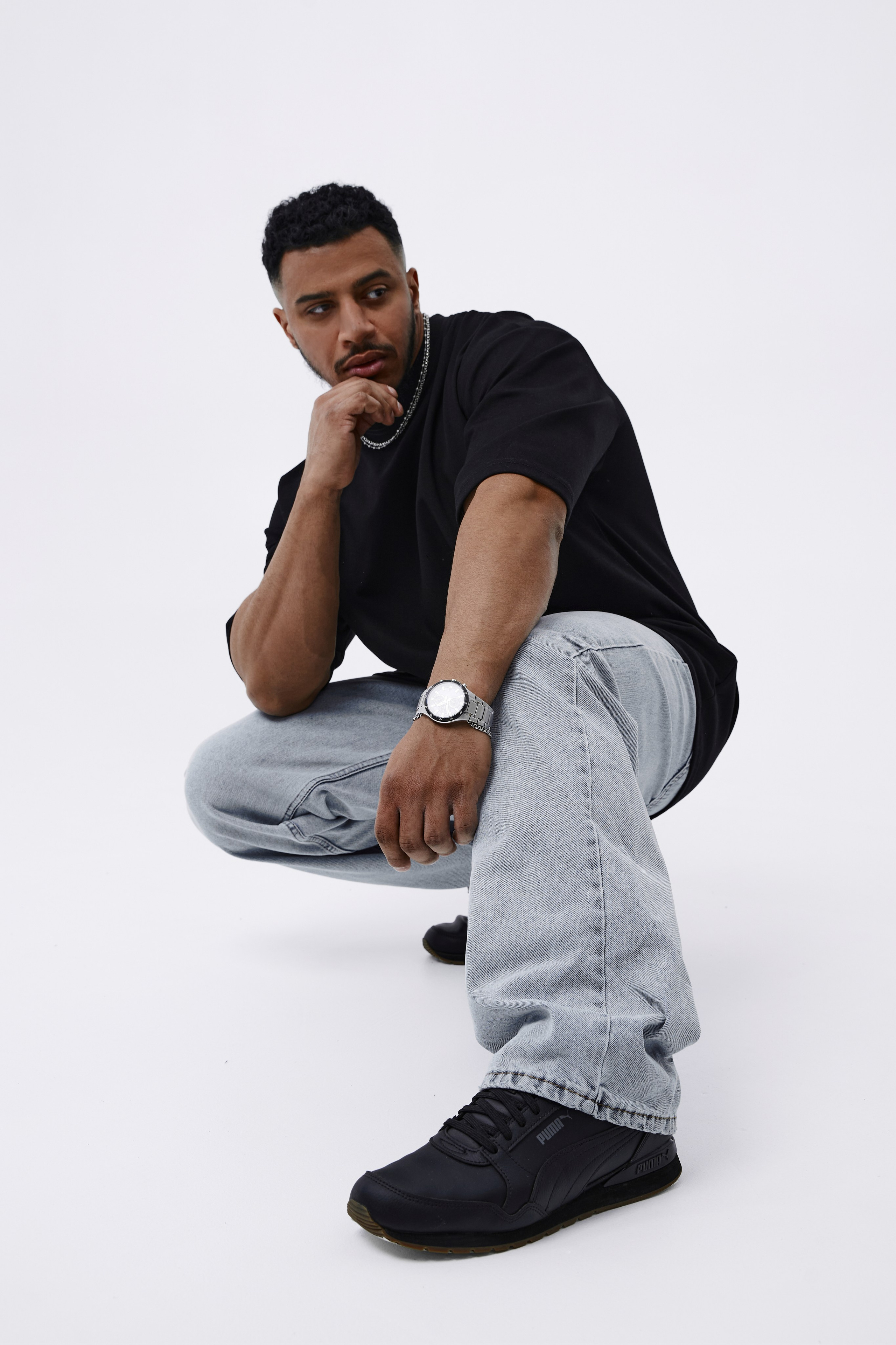 Футболки мужские. Фотограф для маркетплейсов в Москве