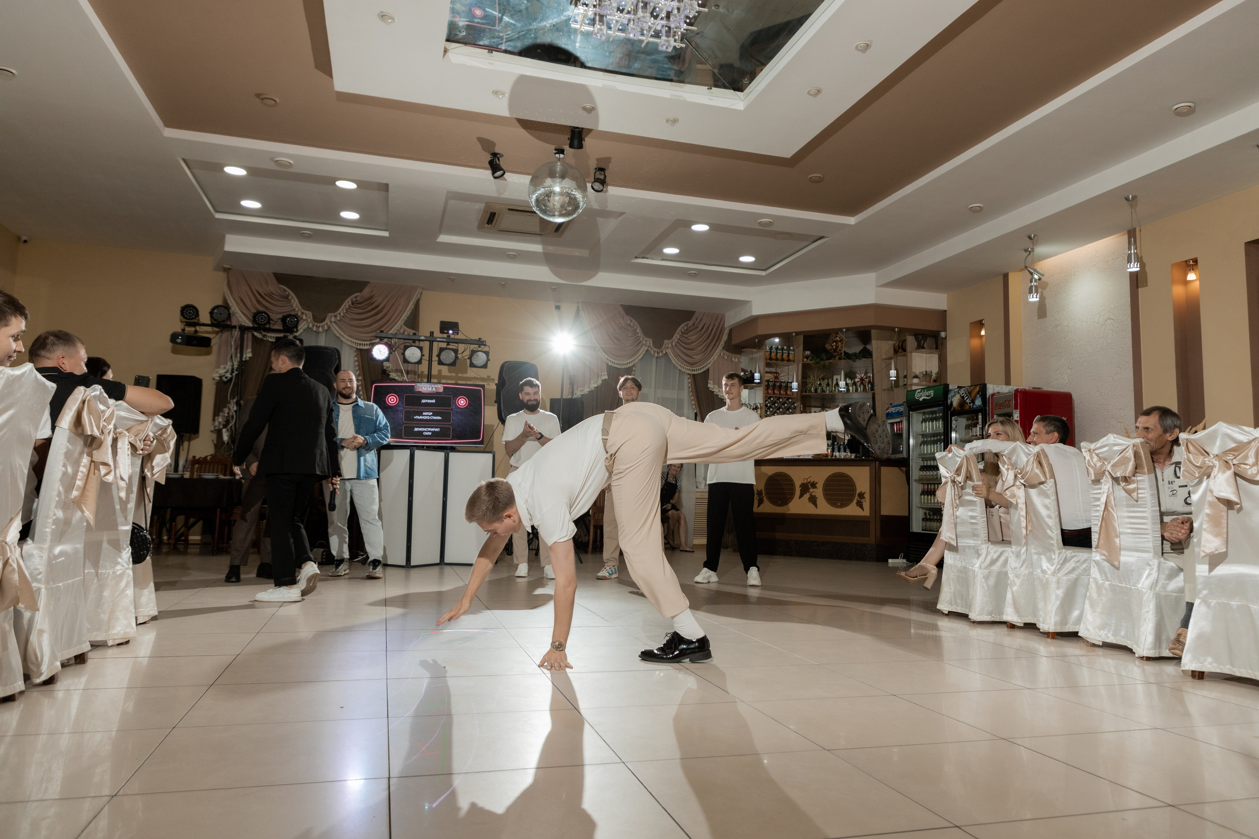 Роман и Александра (банкет). Свадебный фотограф Ангелина Сунгатулина | Саратов | Балаково | Вольск