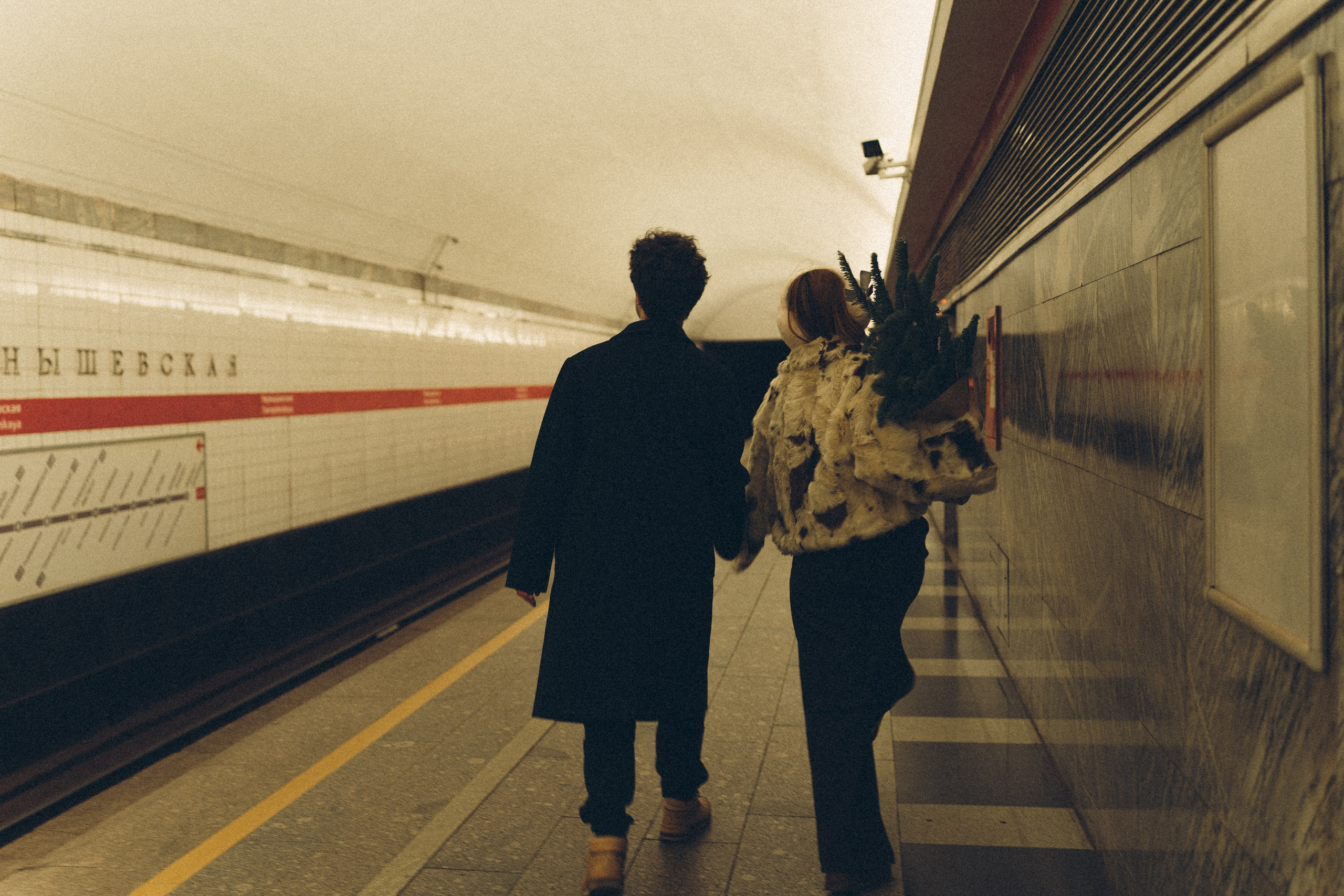 НОВОГОДНЯЯ ФОТОСЕСИИЯ ПАРЫ В МЕТРО ЛЮБОВЬ. Профессиональный фотограф, Санкт-Петербург — Виктория Богомолова