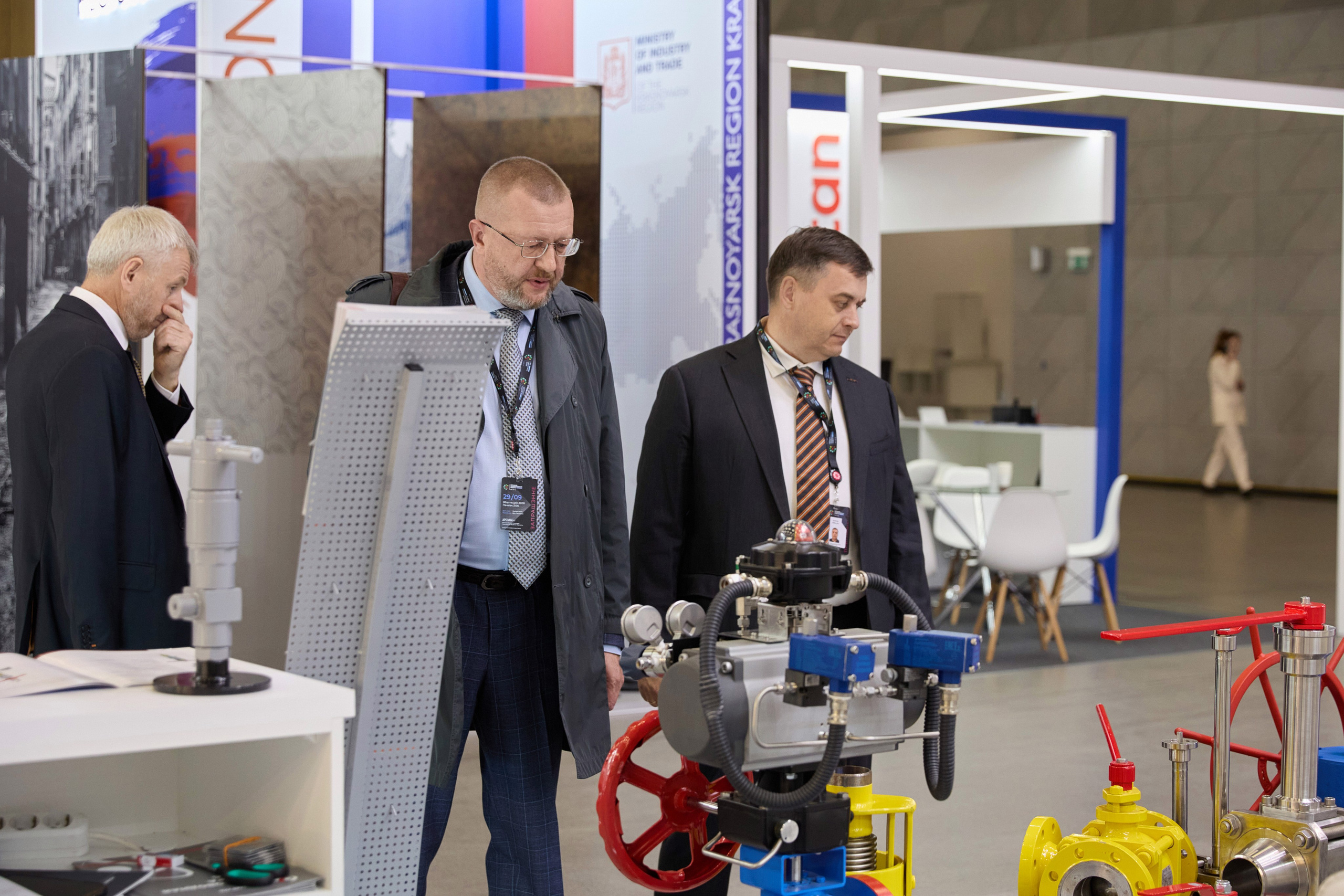 Выставка. Свадебная, репортажная фотосъемка и видеосъемка в Минске. Илья и Юлия Ширмановы. Фотограф | Видеограф | Минск