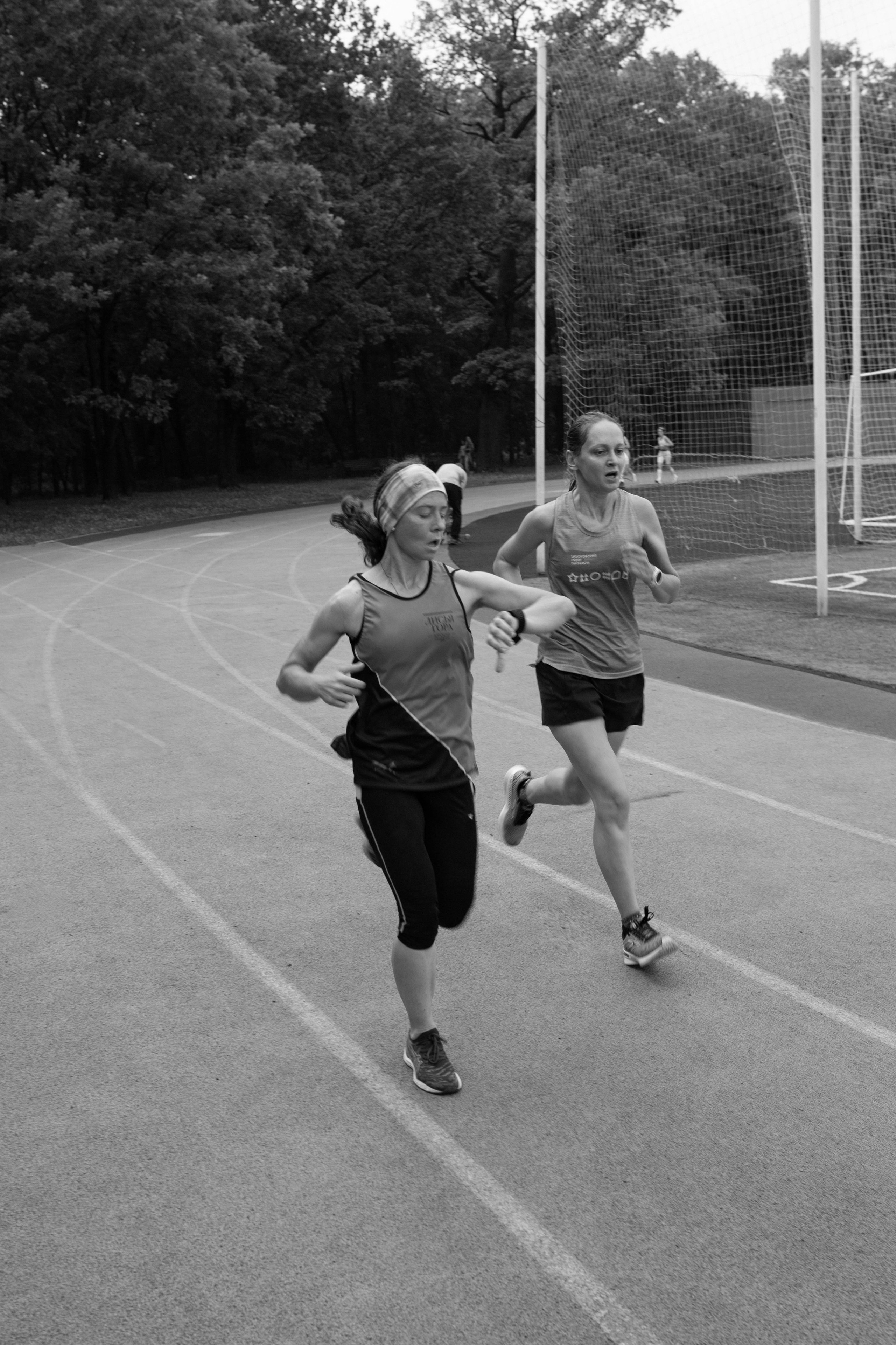 Тренировка сквозь призму чб. Александра Мельниченко/ Бегающий фотограф