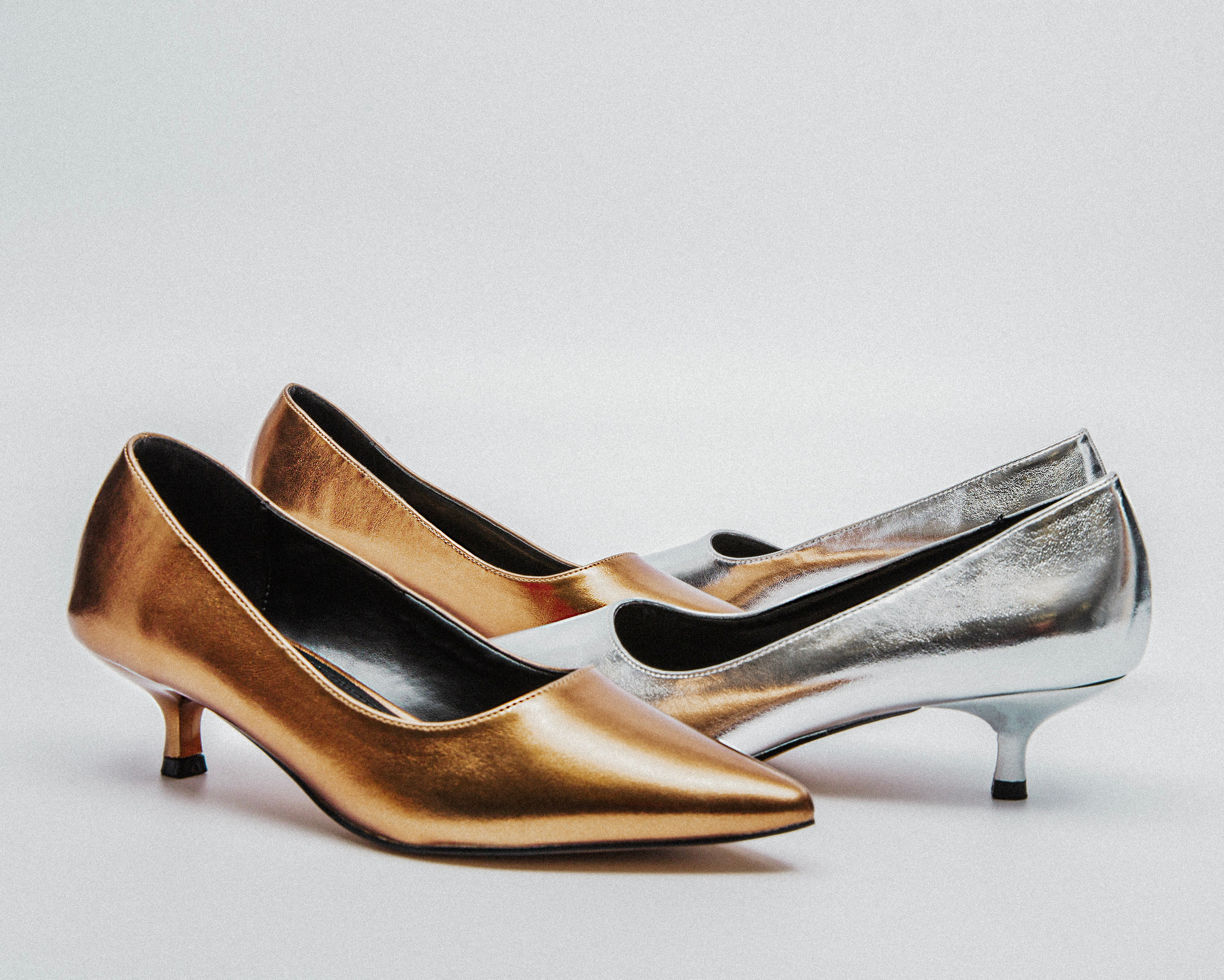 Я  фотограф. Работаю в городе Москва,