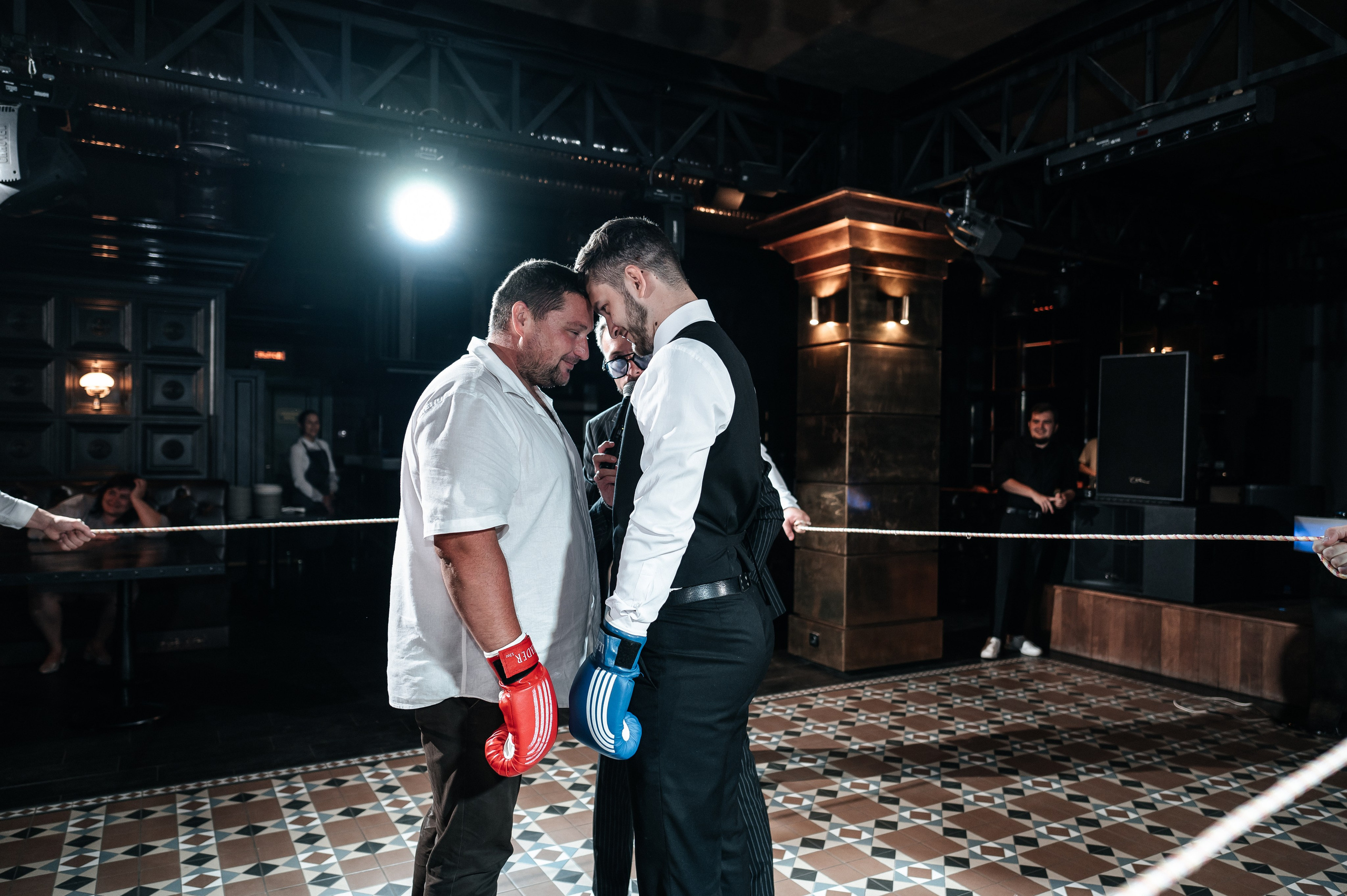 Даниил и Валерия. Черная утка. Полный день. Фотограф Екатерина Бочарникова