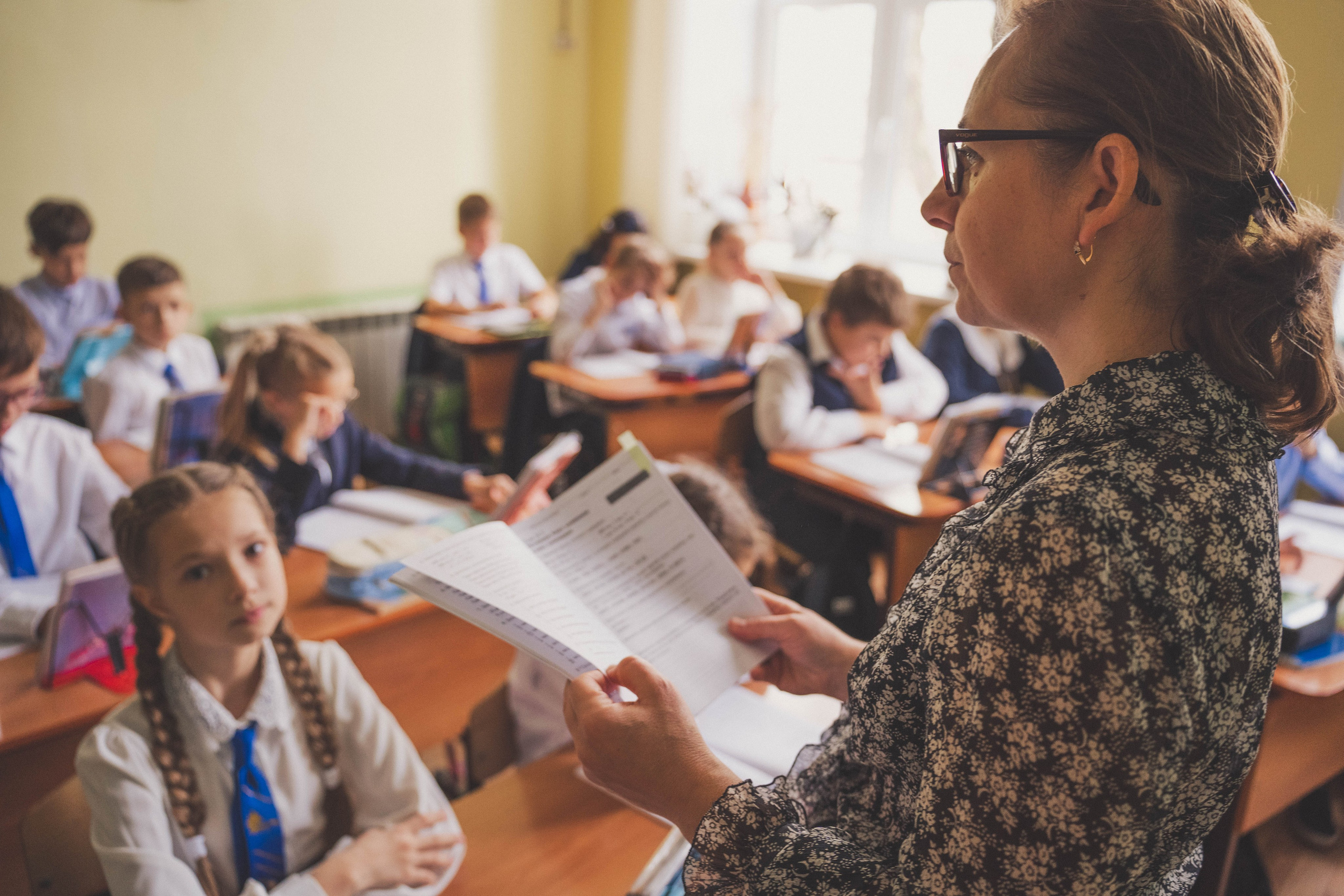 Классбук Гимназия 32 Иваново. Ирина Коновалова школьный фотограф. Выпускные альбомы Ярославль