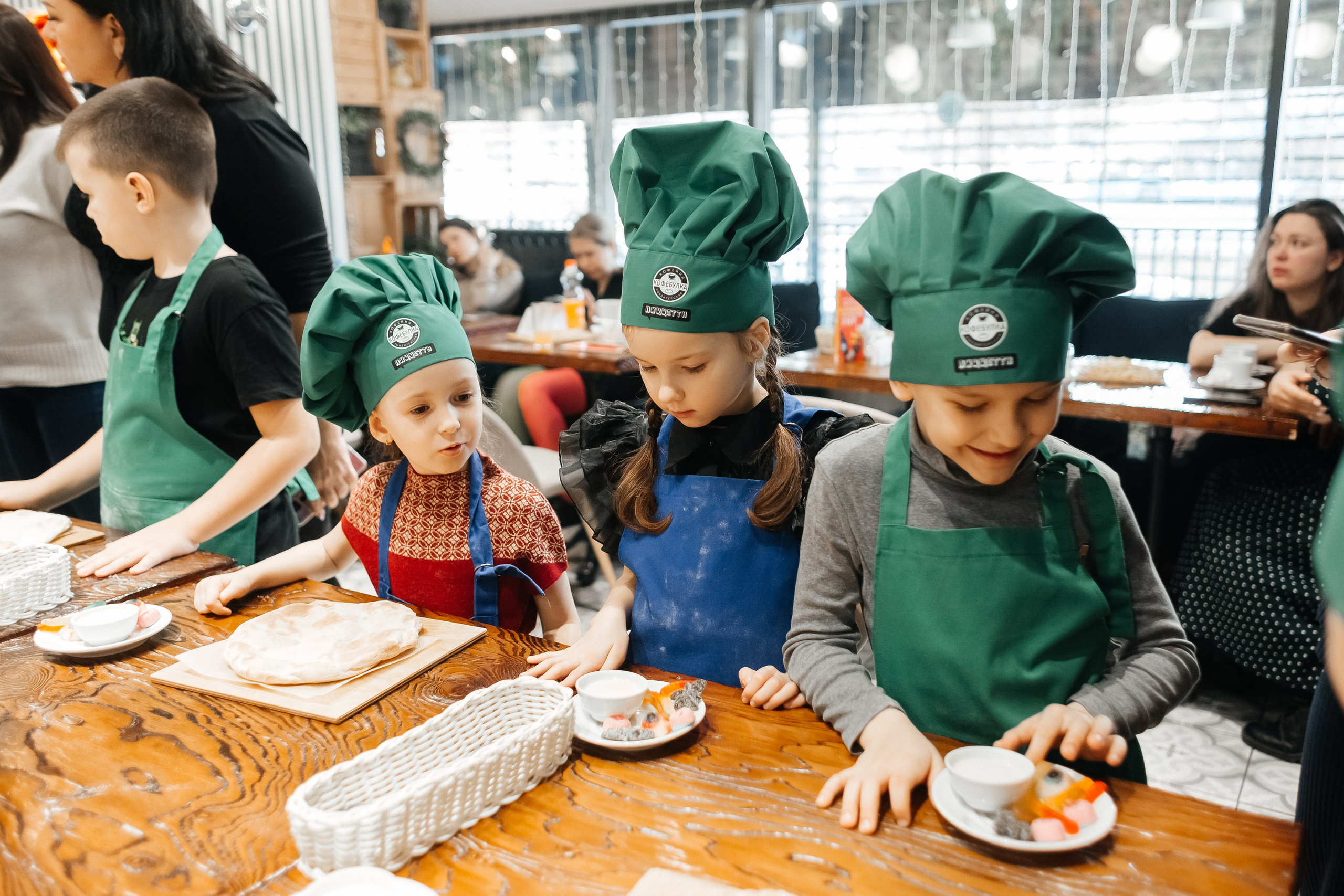 Детский мастер-класс в «Кофебулка». Фотограф Кемерово | Сергей