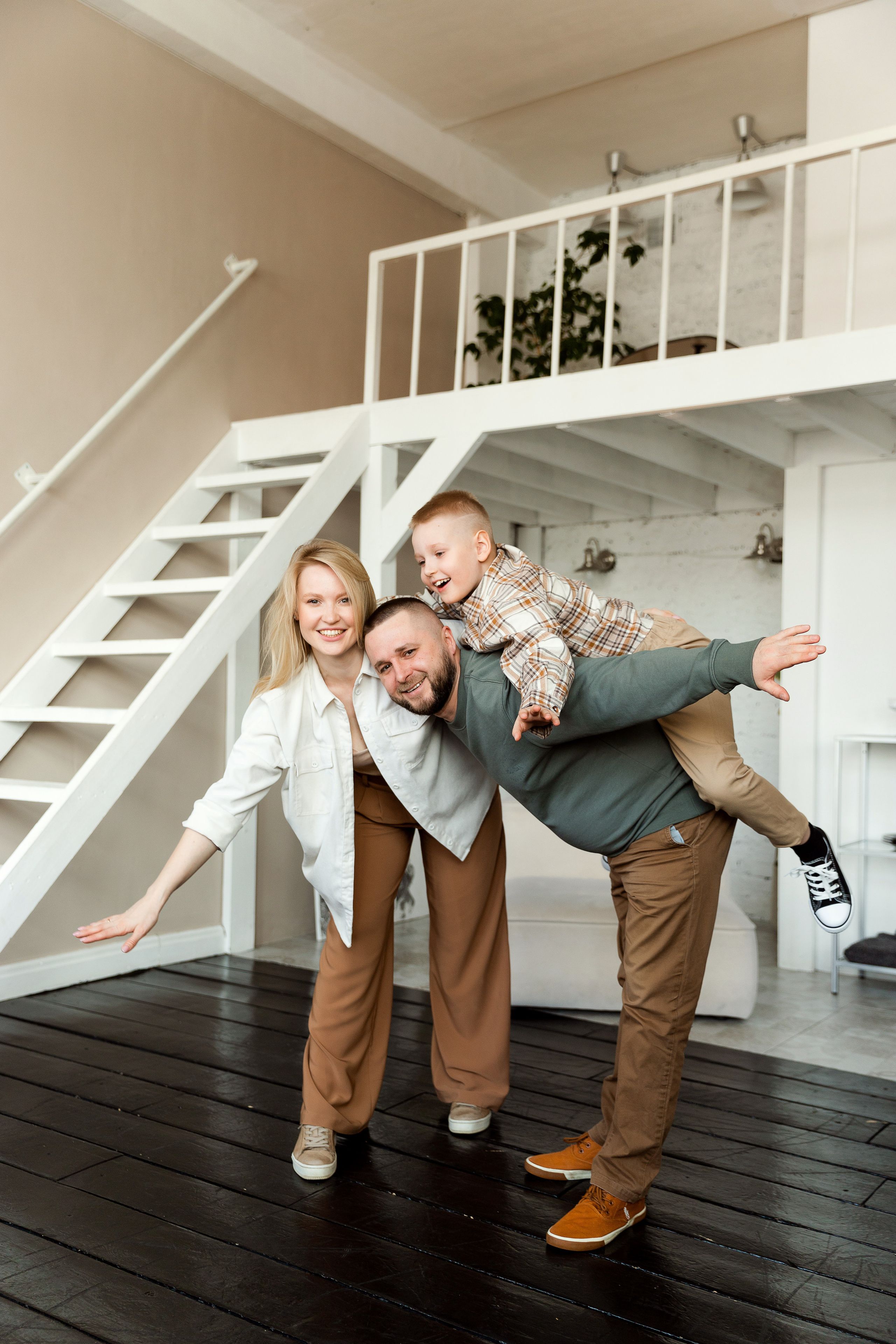 Семейная съемка с студии White Garden. Семейный фотограф в Екатеринбурге Маргарита Курносова