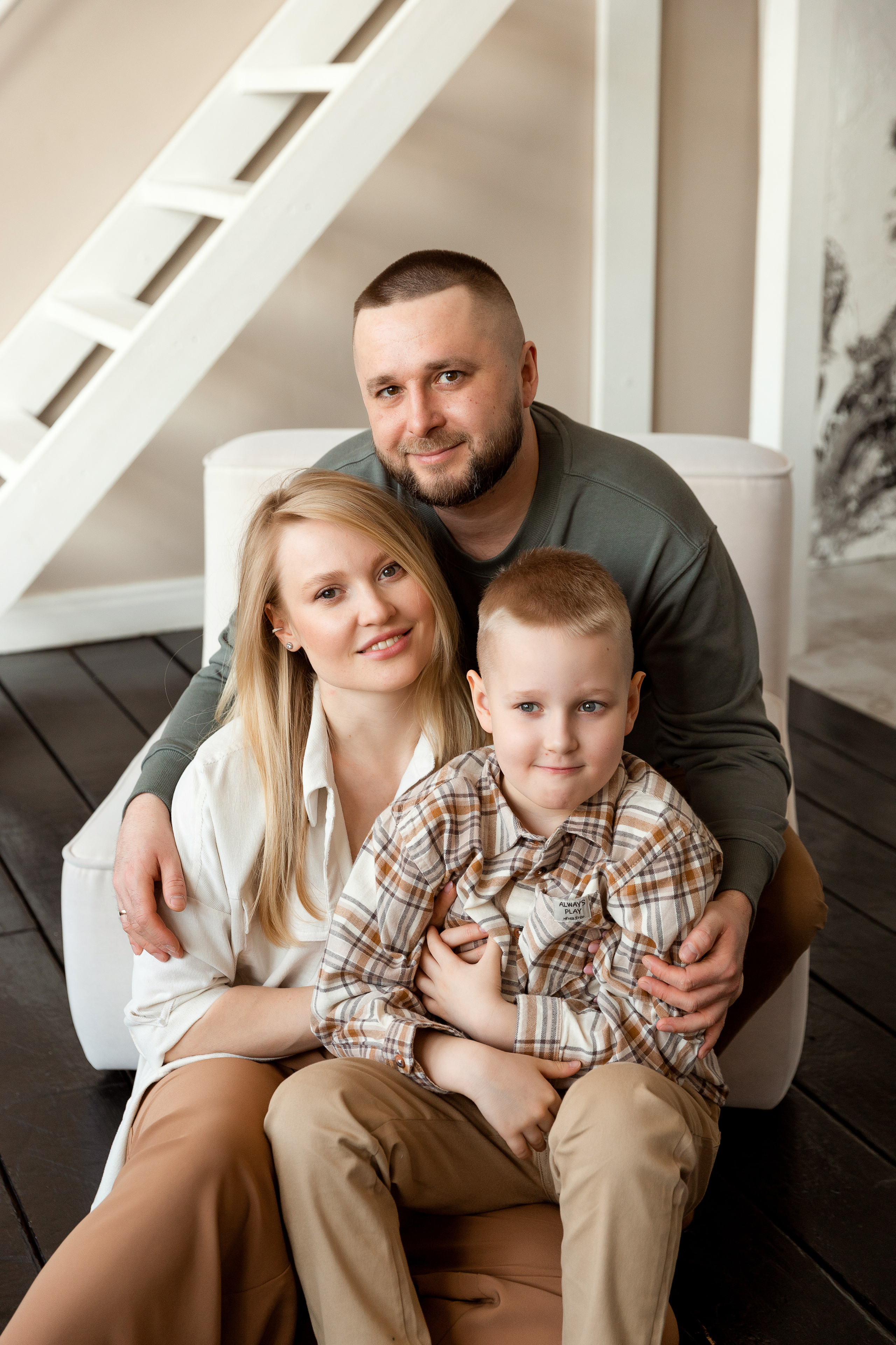 Семейная съемка с студии White Garden. Семейный фотограф в Екатеринбурге Маргарита Курносова