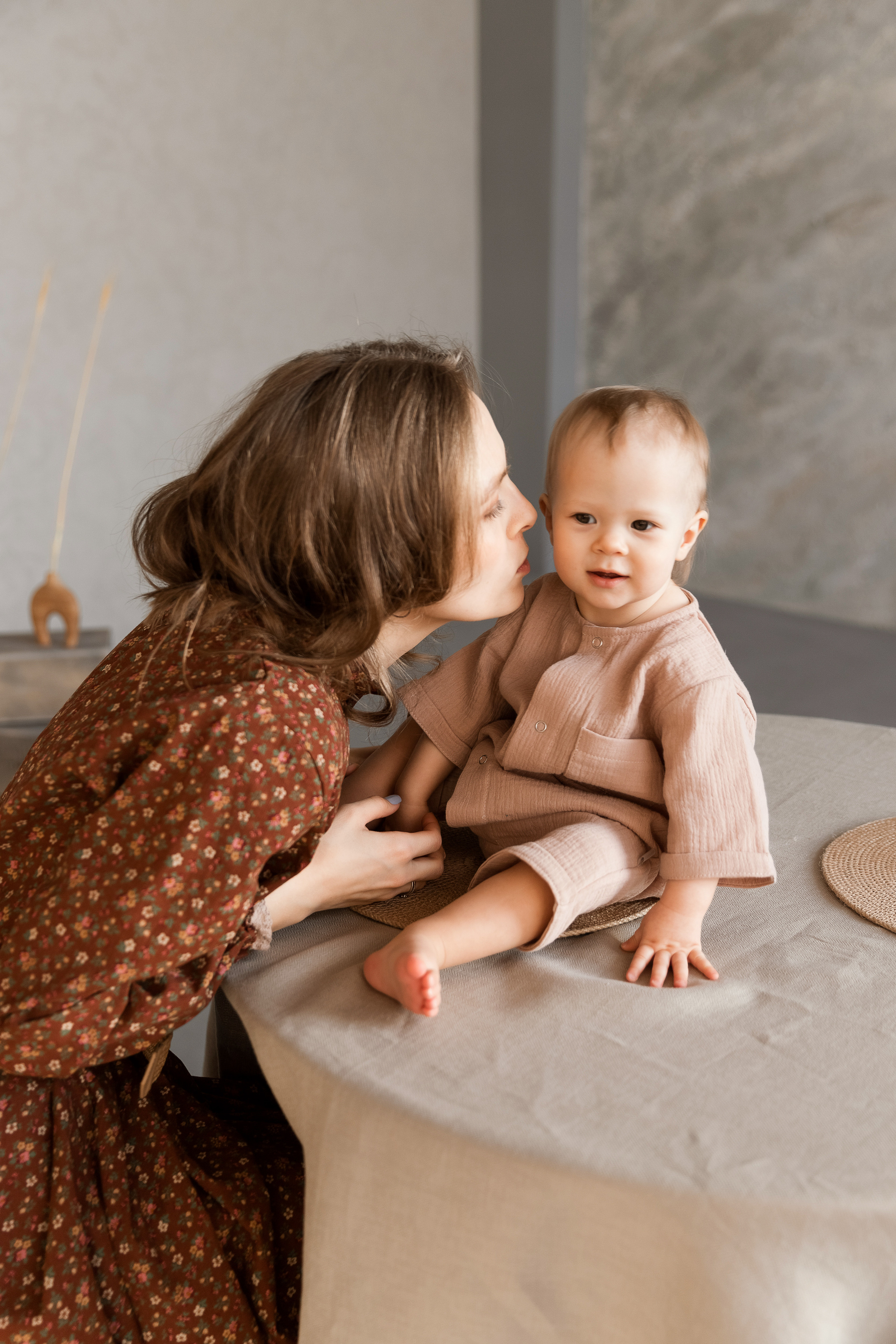 Семейная съемка в зале Enigmatic. Семейный фотограф в Екатеринбурге Маргарита Курносова