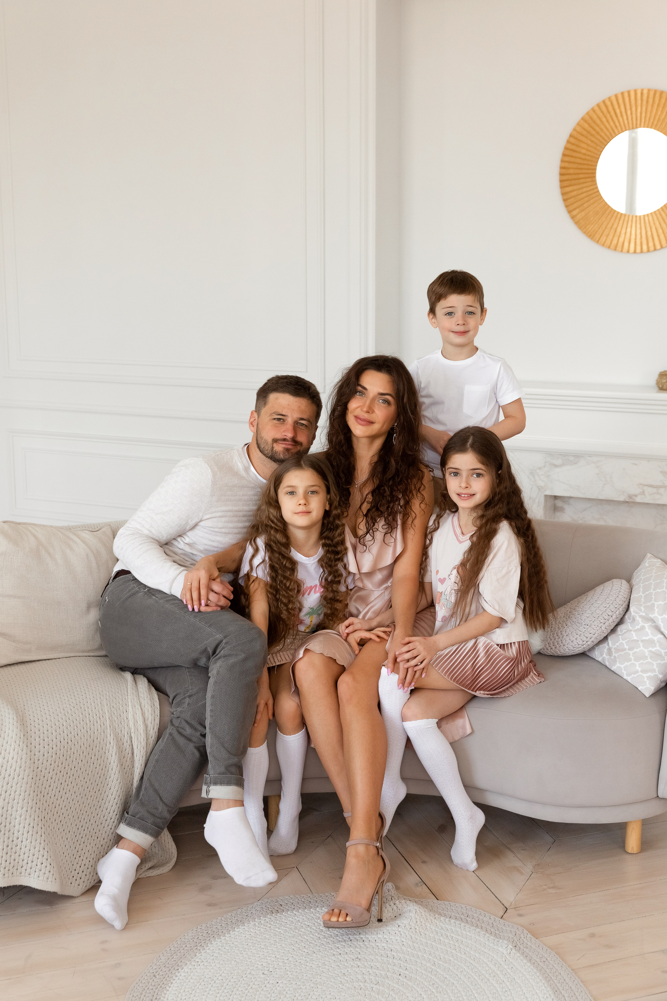 Семейная съемка в студии Villa Nina. Семейный фотограф в Екатеринбурге Маргарита Курносова