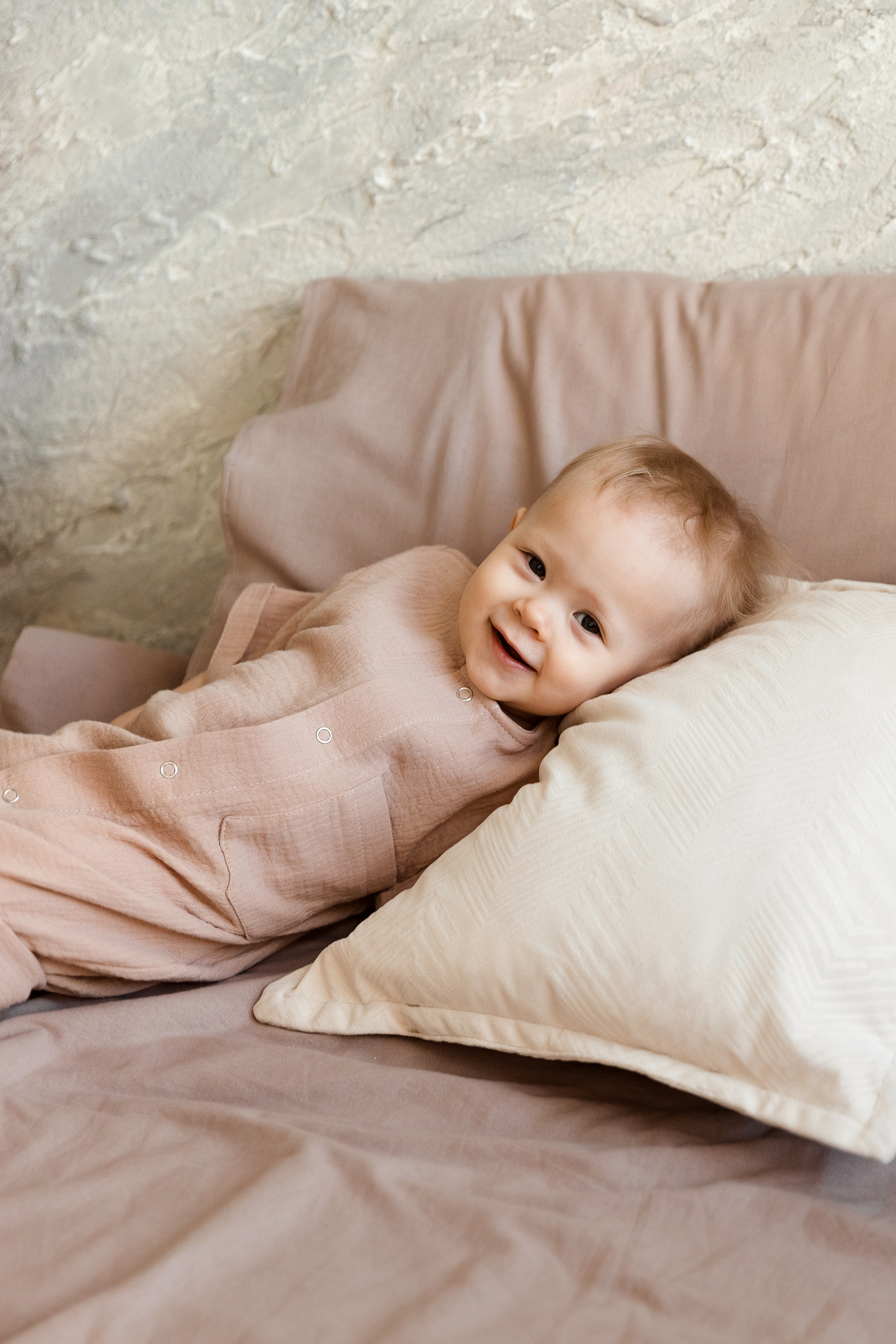 Семейная съемка в зале Enigmatic. Семейный фотограф в Екатеринбурге Маргарита Курносова