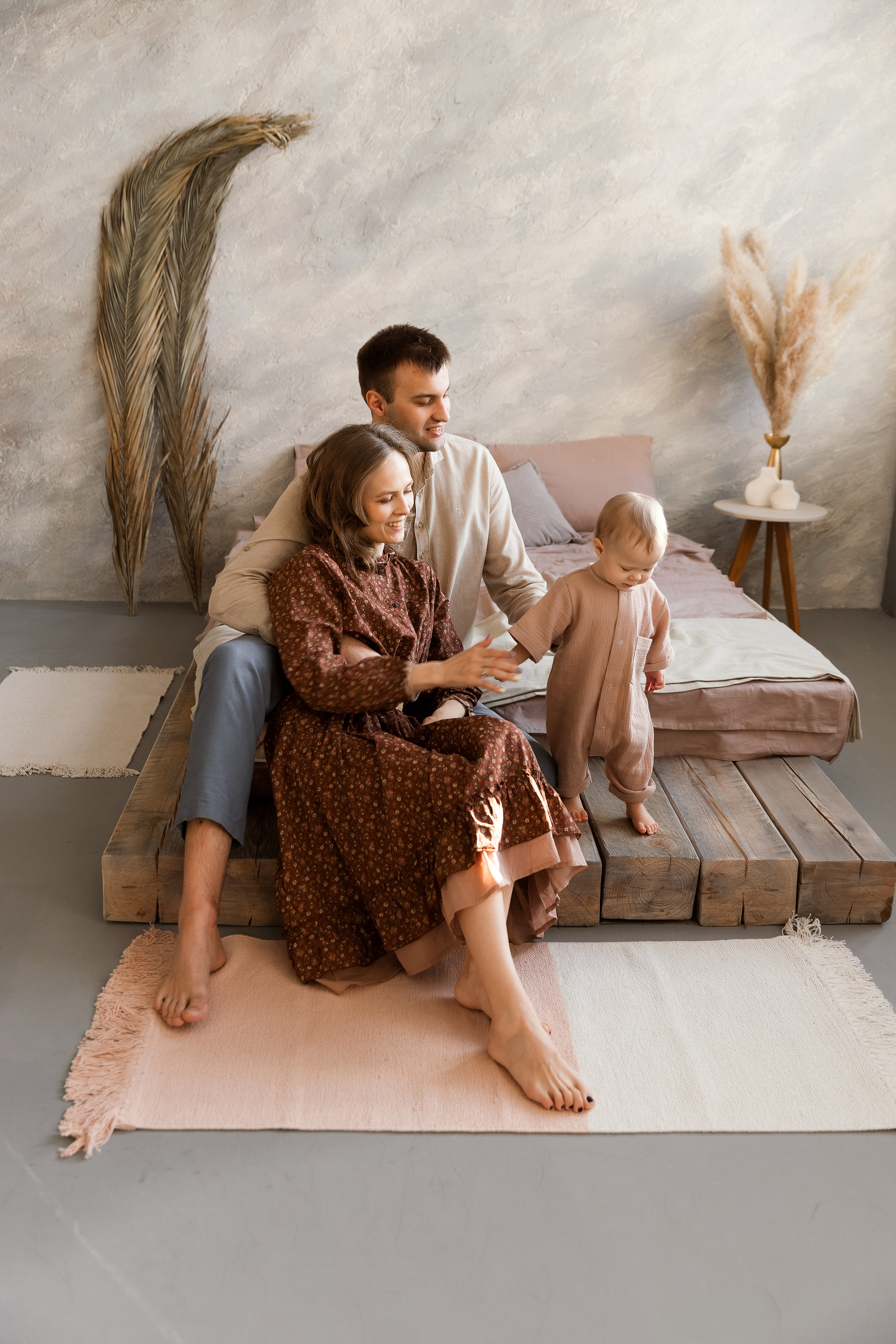 Семейная съемка в зале Enigmatic. Семейный фотограф в Екатеринбурге Маргарита Курносова