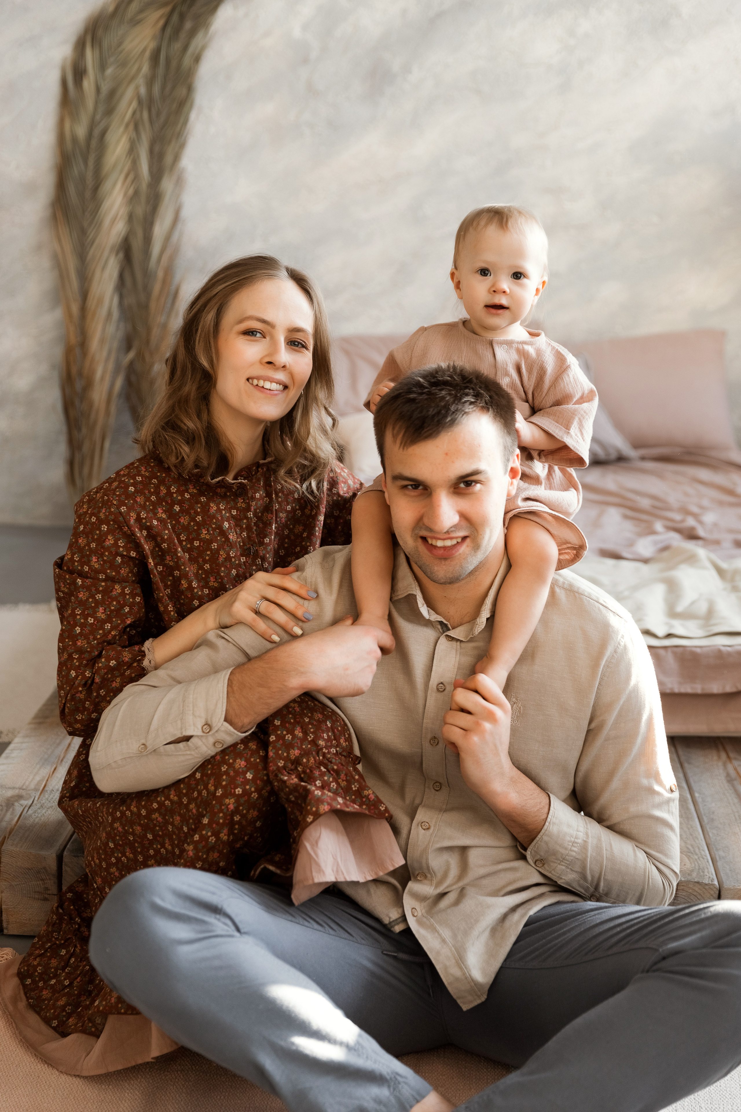 Семейная съемка в зале Enigmatic. Семейный фотограф в Екатеринбурге Маргарита Курносова