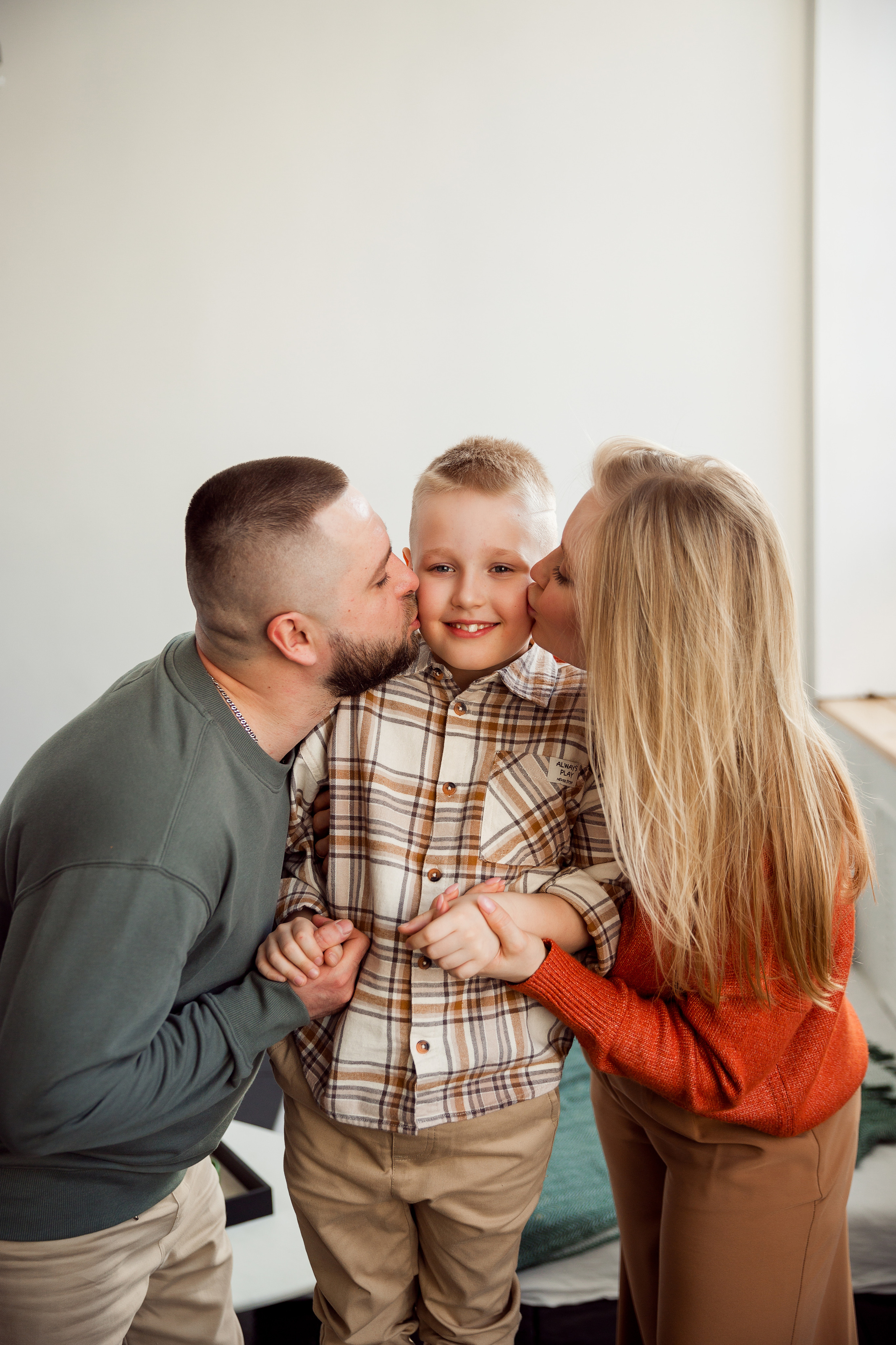 Семейная съемка с студии White Garden. Семейный фотограф в Екатеринбурге Маргарита Курносова