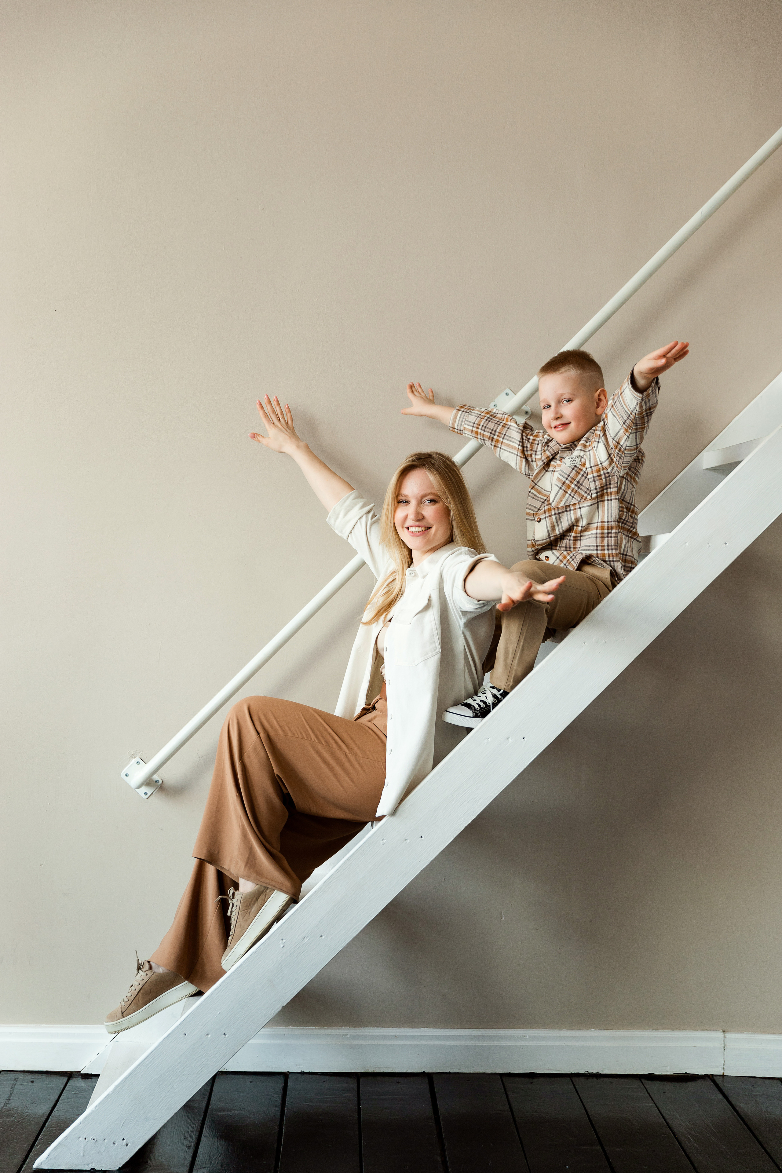 Семейная съемка с студии White Garden. Семейный фотограф в Екатеринбурге Маргарита Курносова