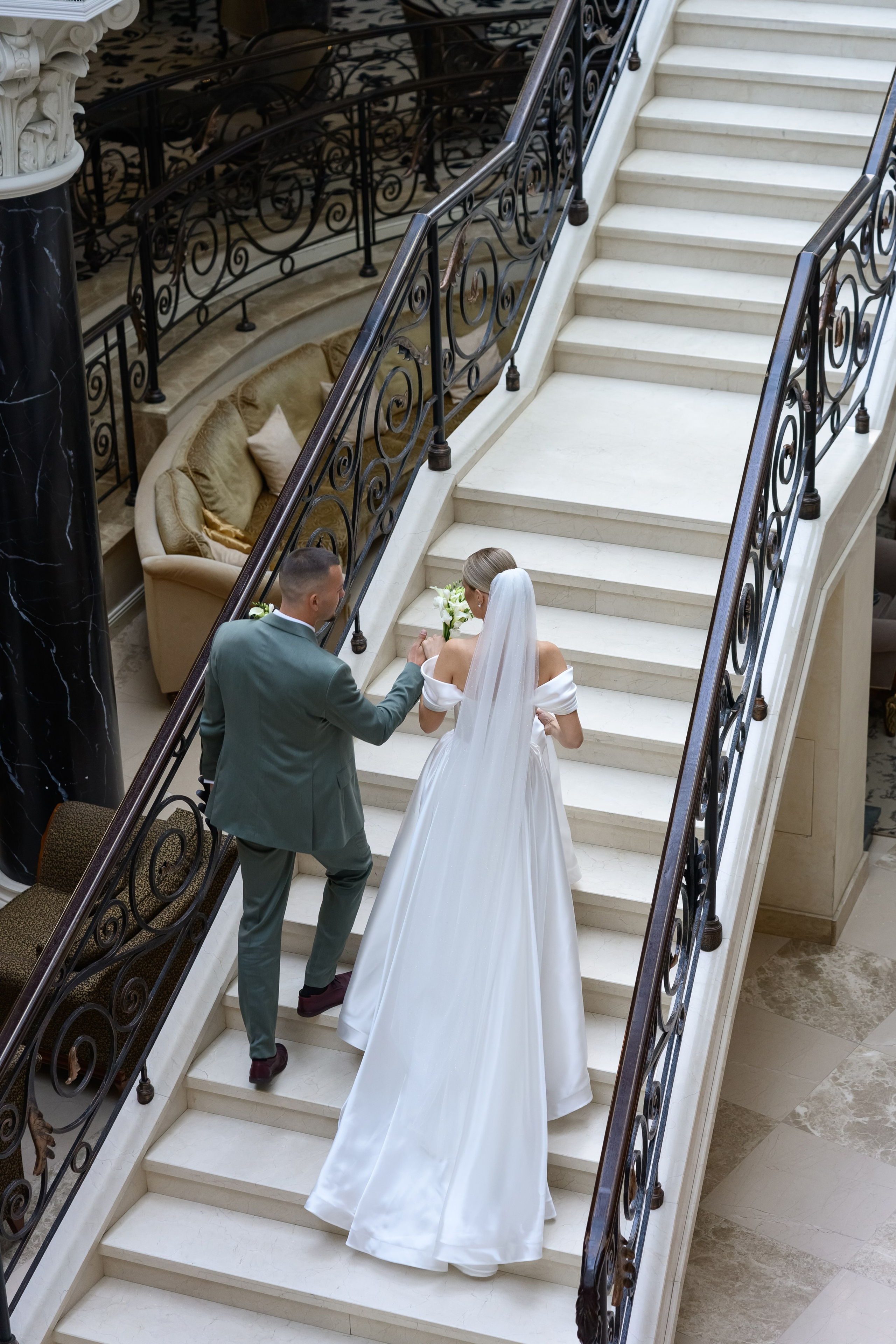 Свадебная фотосессия в отеле «Милан». Свадебный фотограф Москва Юрий Кульман