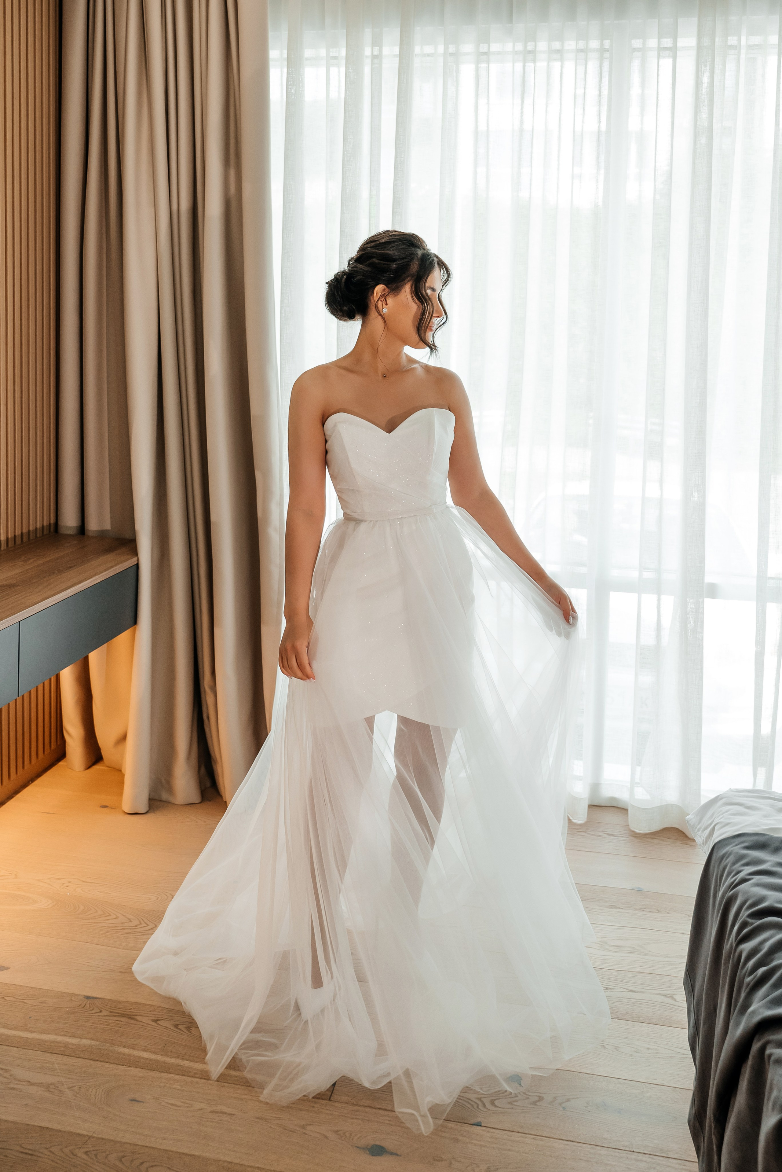 Полный летний свадебный день, прогулка на природе и в городе. Свадебный фотограф Елена Рякина