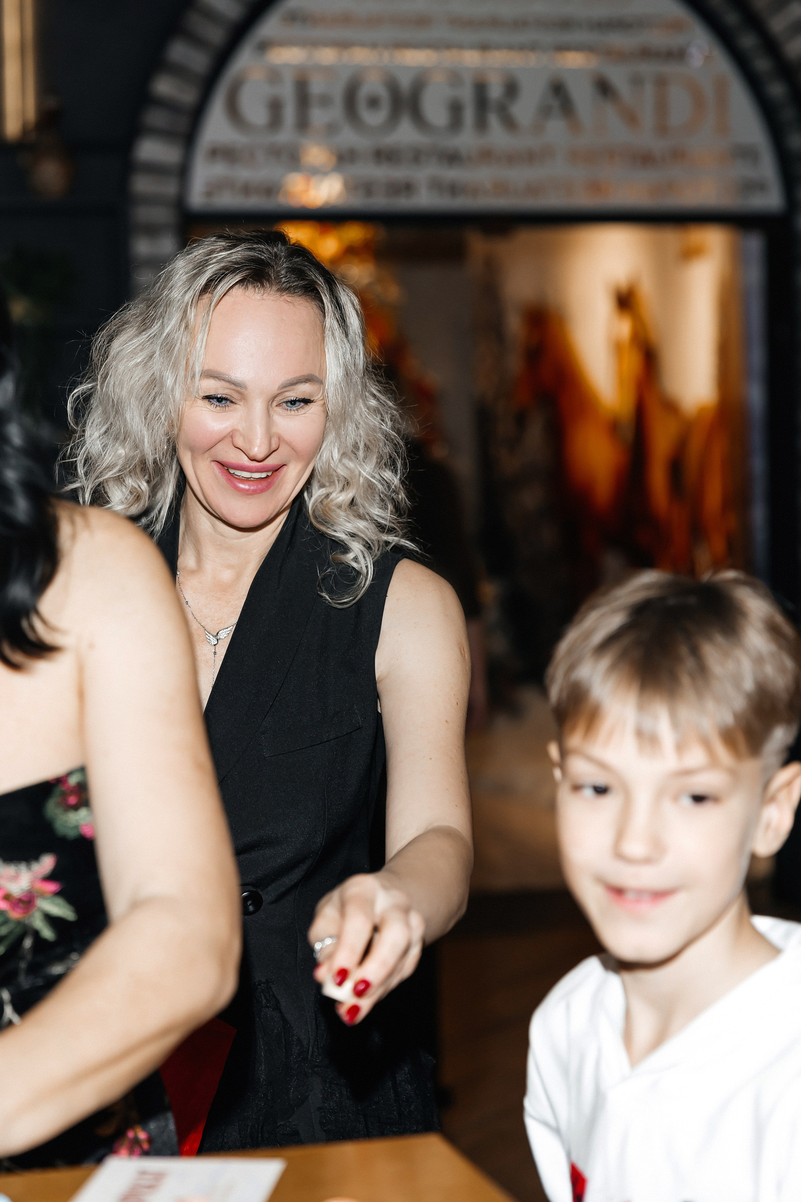 Творческий вечер «Юные таланты» в ресторане Геогранди. Фотограф и Видеограф в Краснодаре Юлия Солодченко