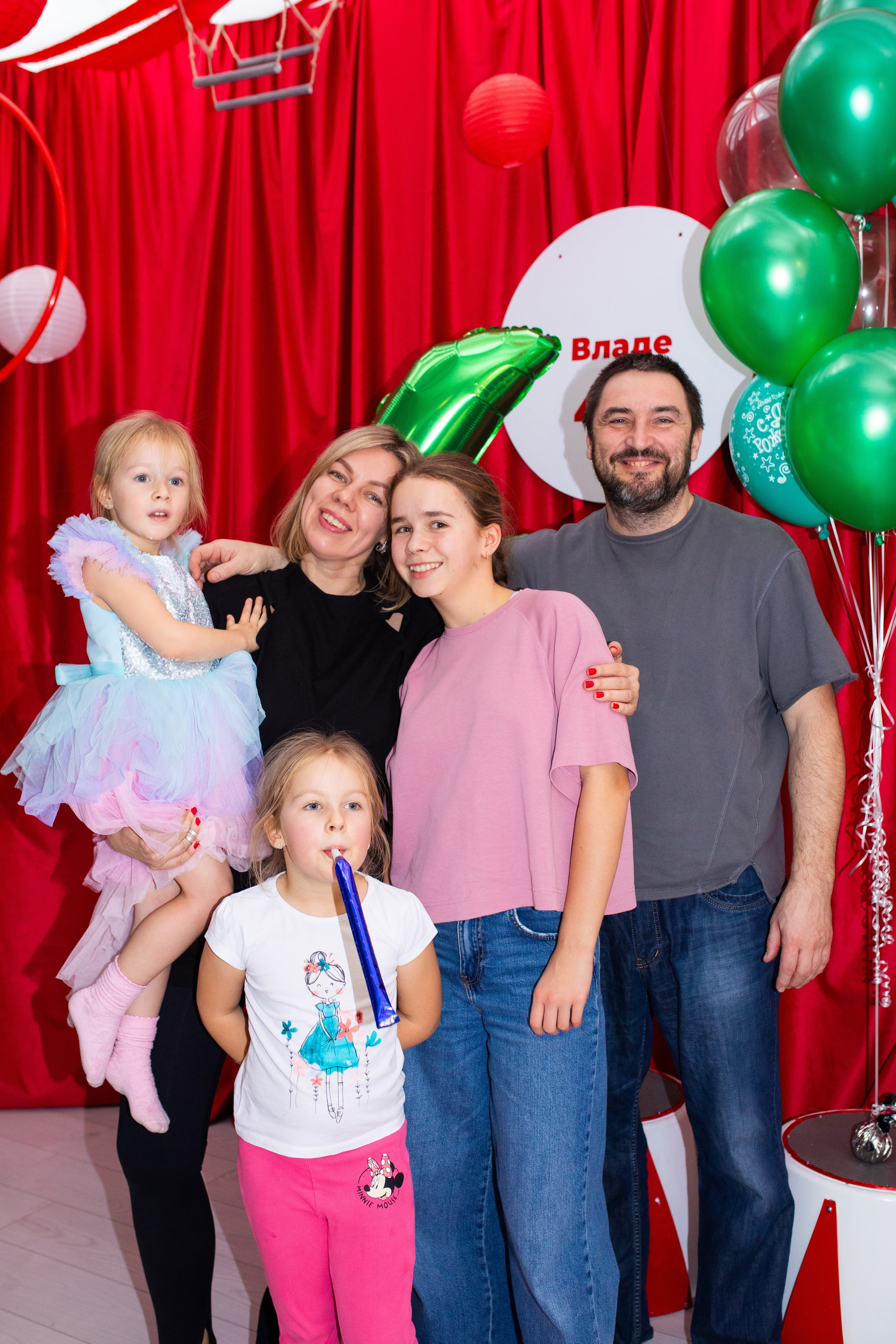 Гринч или как выключили свет в лофте вечером) атмосферные фото детского праздника со свечами и фонариками. Фотограф в Новосибирске Ася Зверева