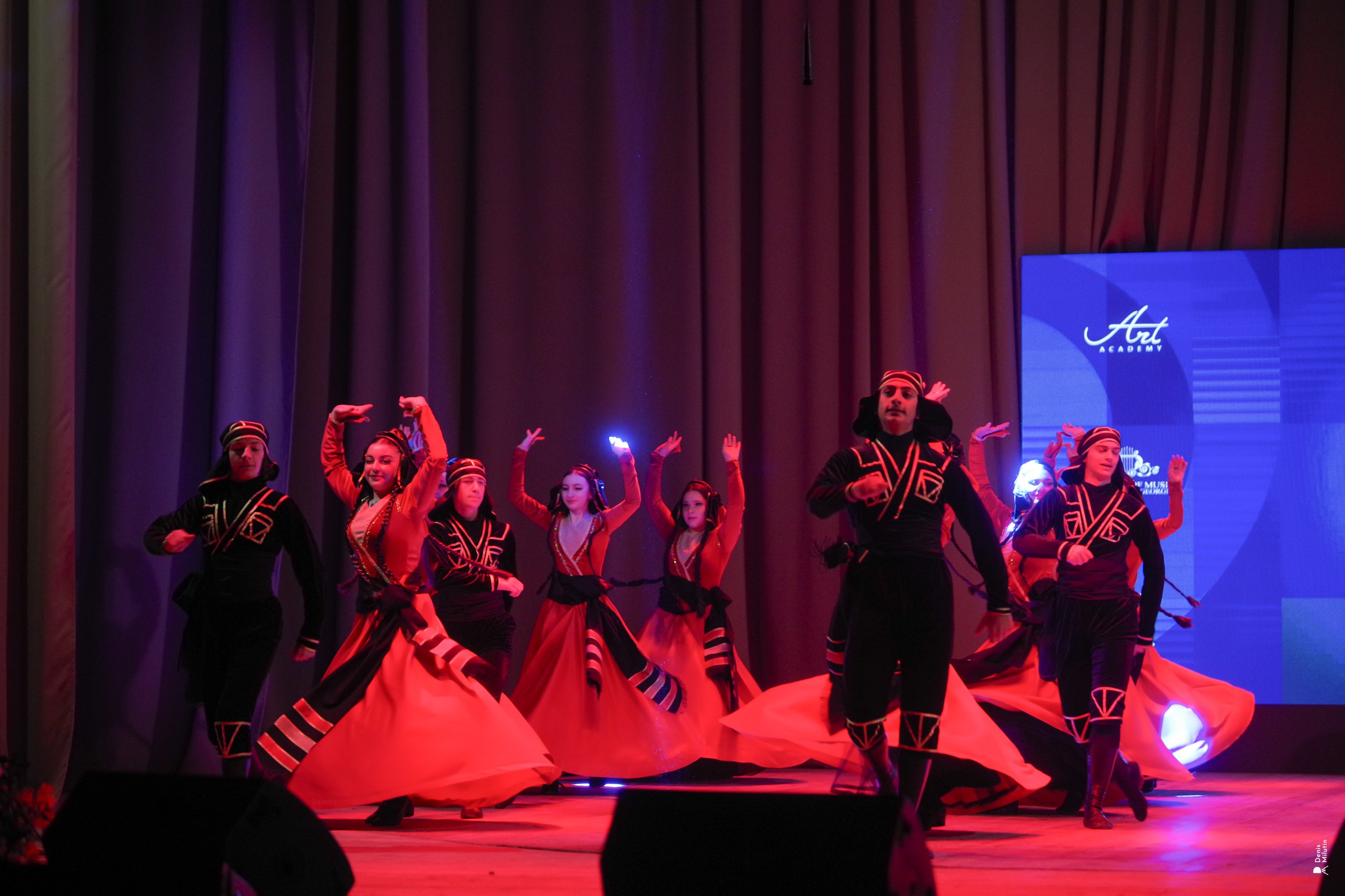 Танцы в Хоби. Портретный фотограф Денис Милютин