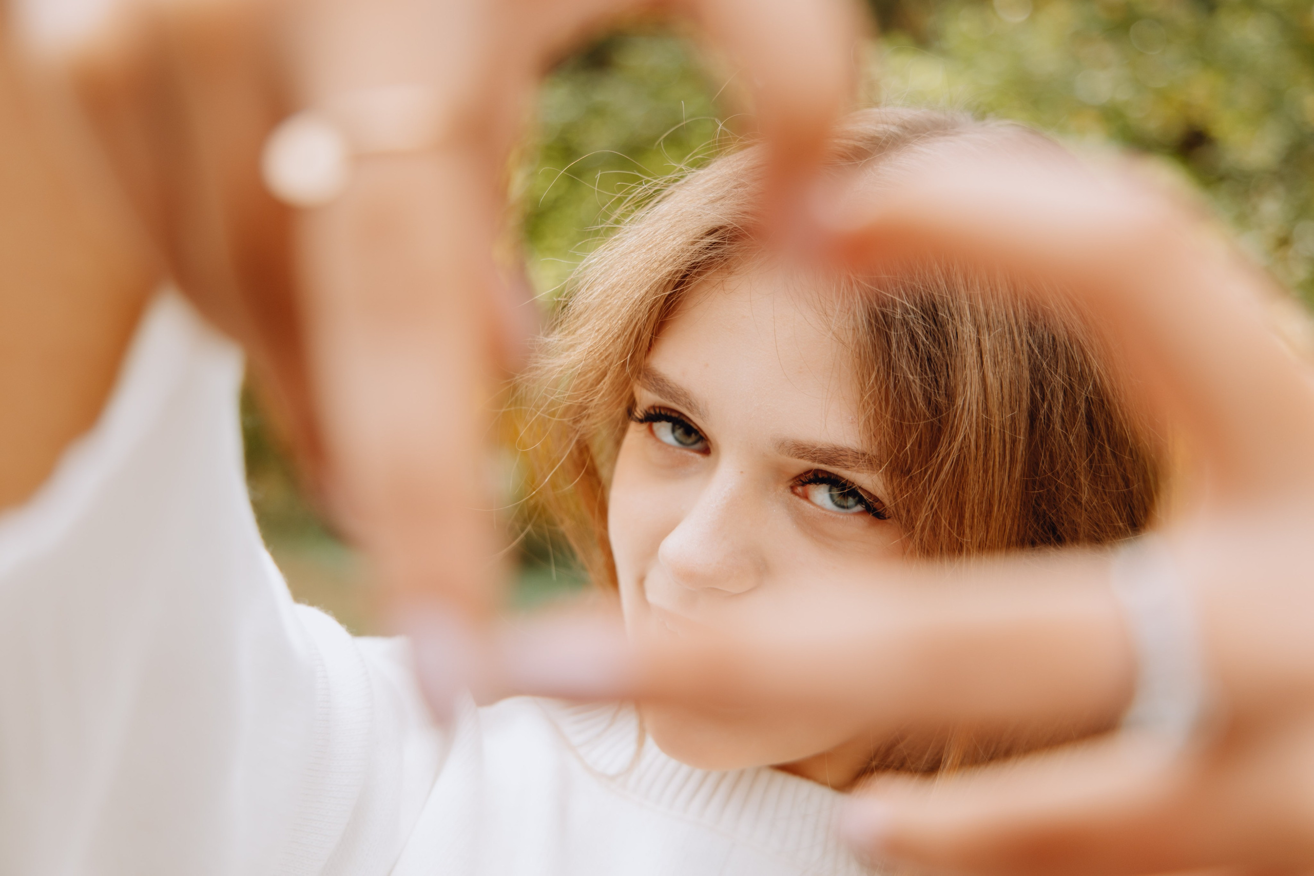Школьные альбомы в Чернянке. Фотограф Максим Никонов