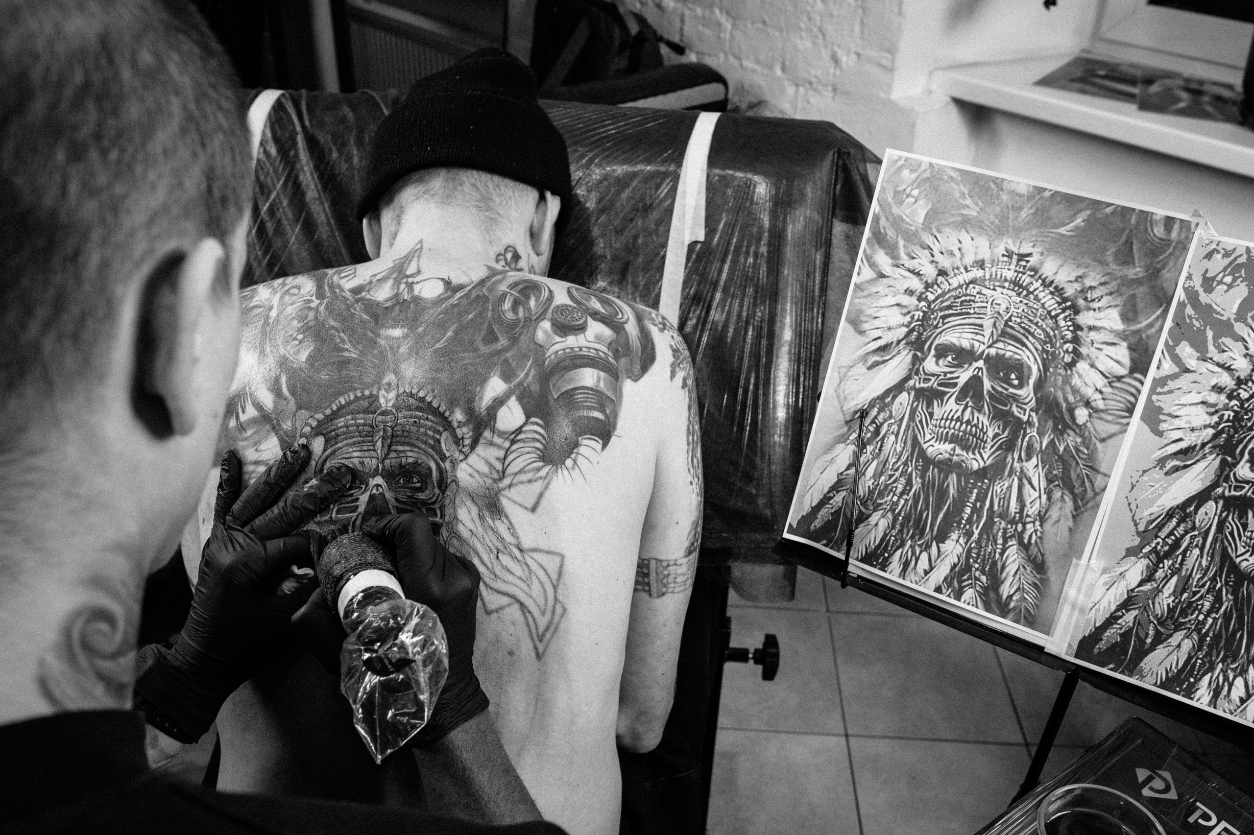 Тату-мастер. Роман Бочаров