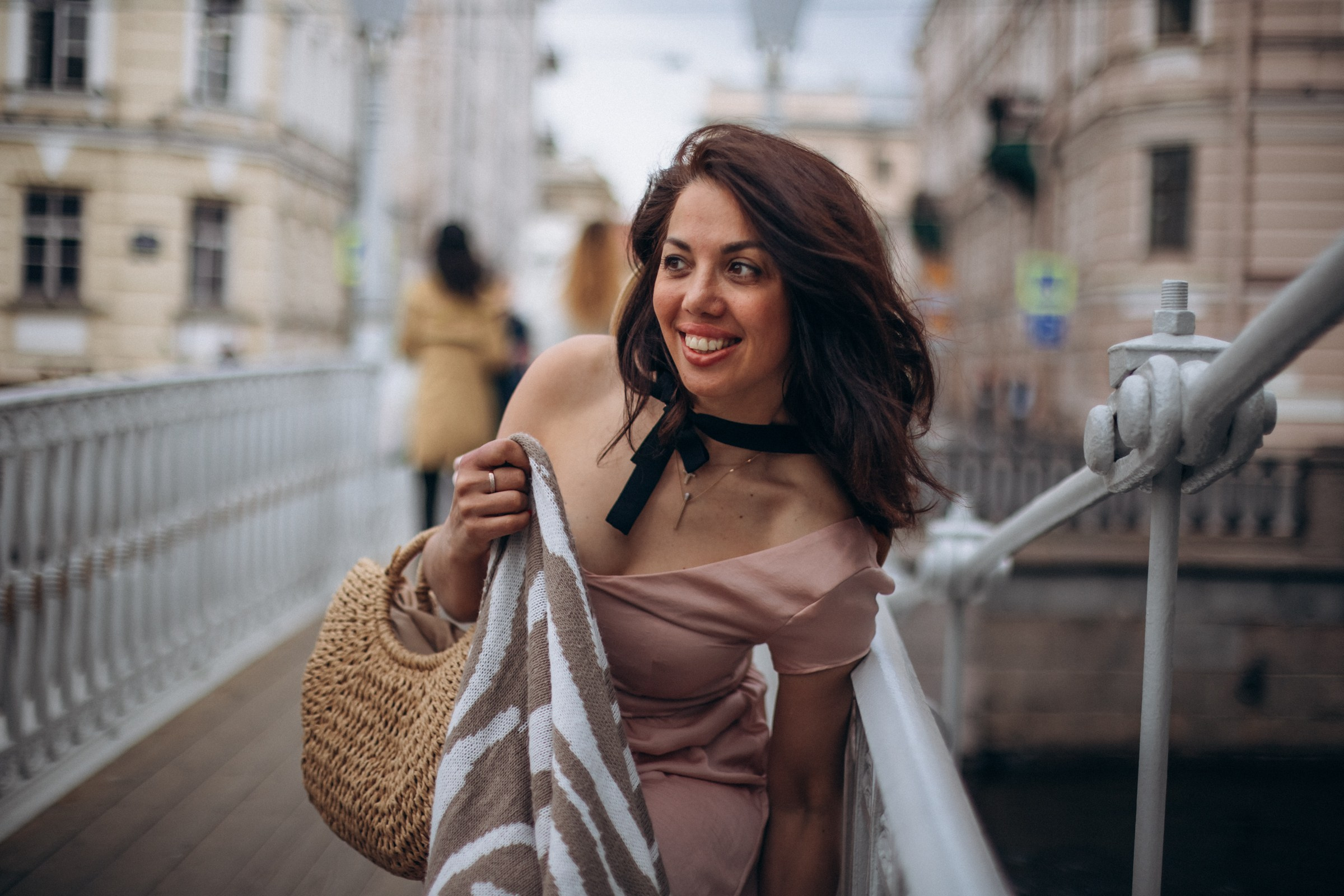 Анастасия в июне. Фотопрогулка в Петербурге. Индивидуальный и семейный фотограф в Санкт-Петербурге