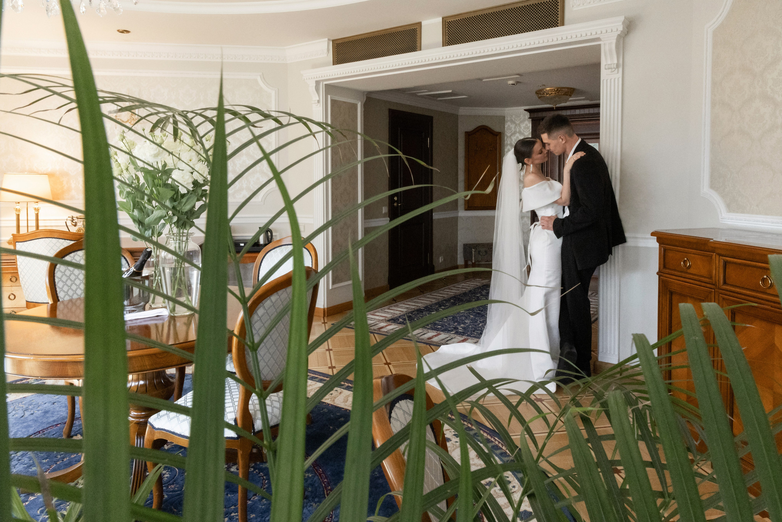 Свадебная съемка в отеле. Свадебный и портретный фотограф в Санкт-Петербурге Надежда Чечулина