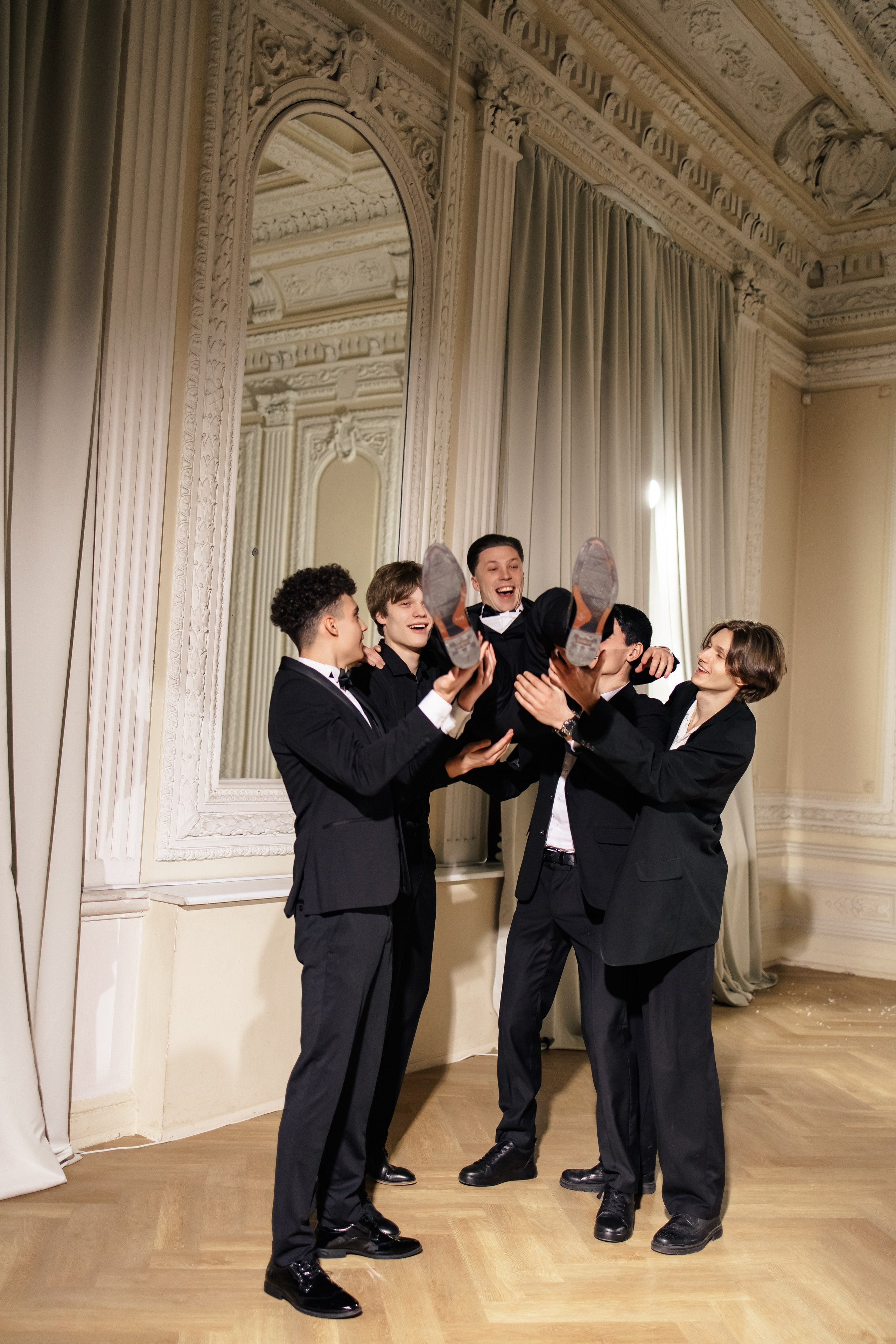 Особняк. Фотограф, который снимает любовь в Санкт-Петербурге