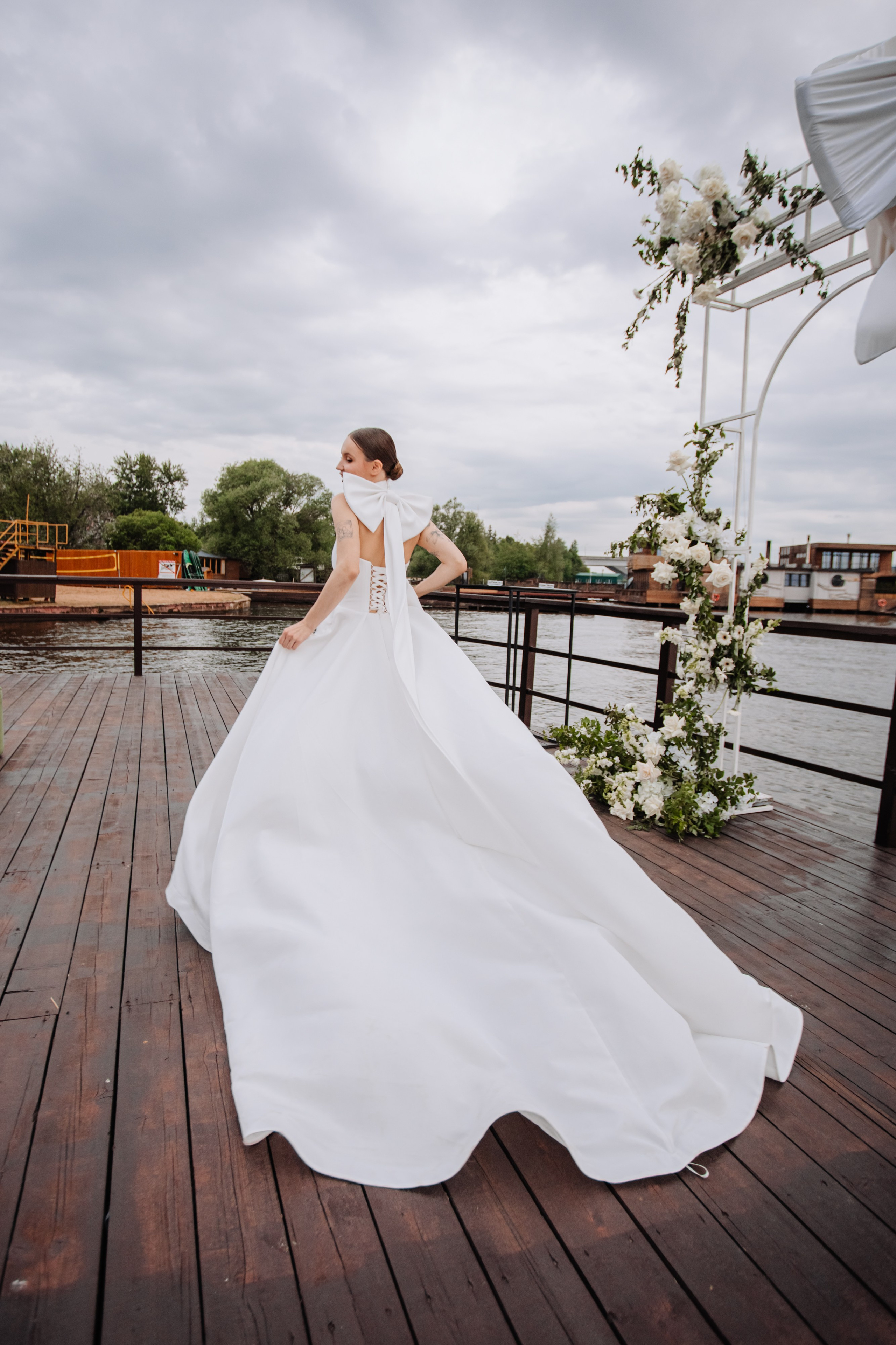 НА БЕРЕГУ НЕБА