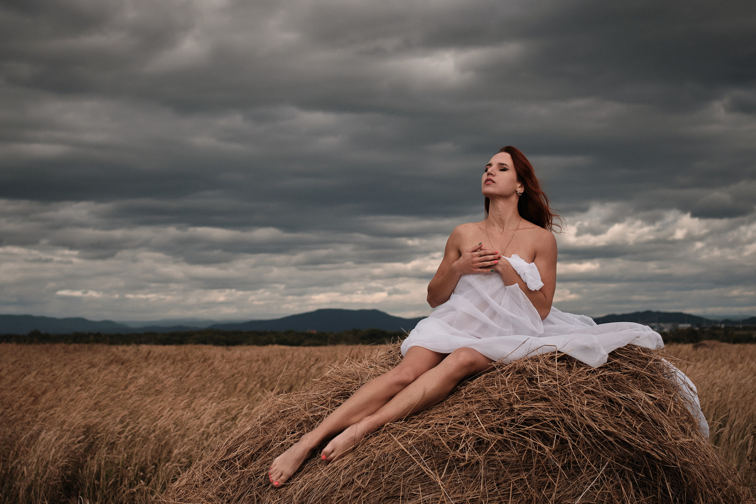 Фотосессии с цветным тюлем Санкт-Петербург. Фотограф портретный архитектурный лавстори будуар Санкт-Петербург Виктор Иванов