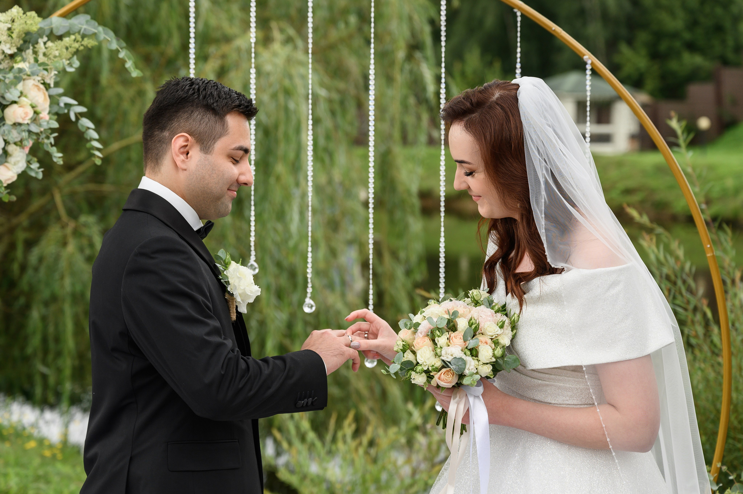 Свадебная фотосессия парк-отель Петрухино-клуб. Свадебный фотограф Москва Юрий Кульман