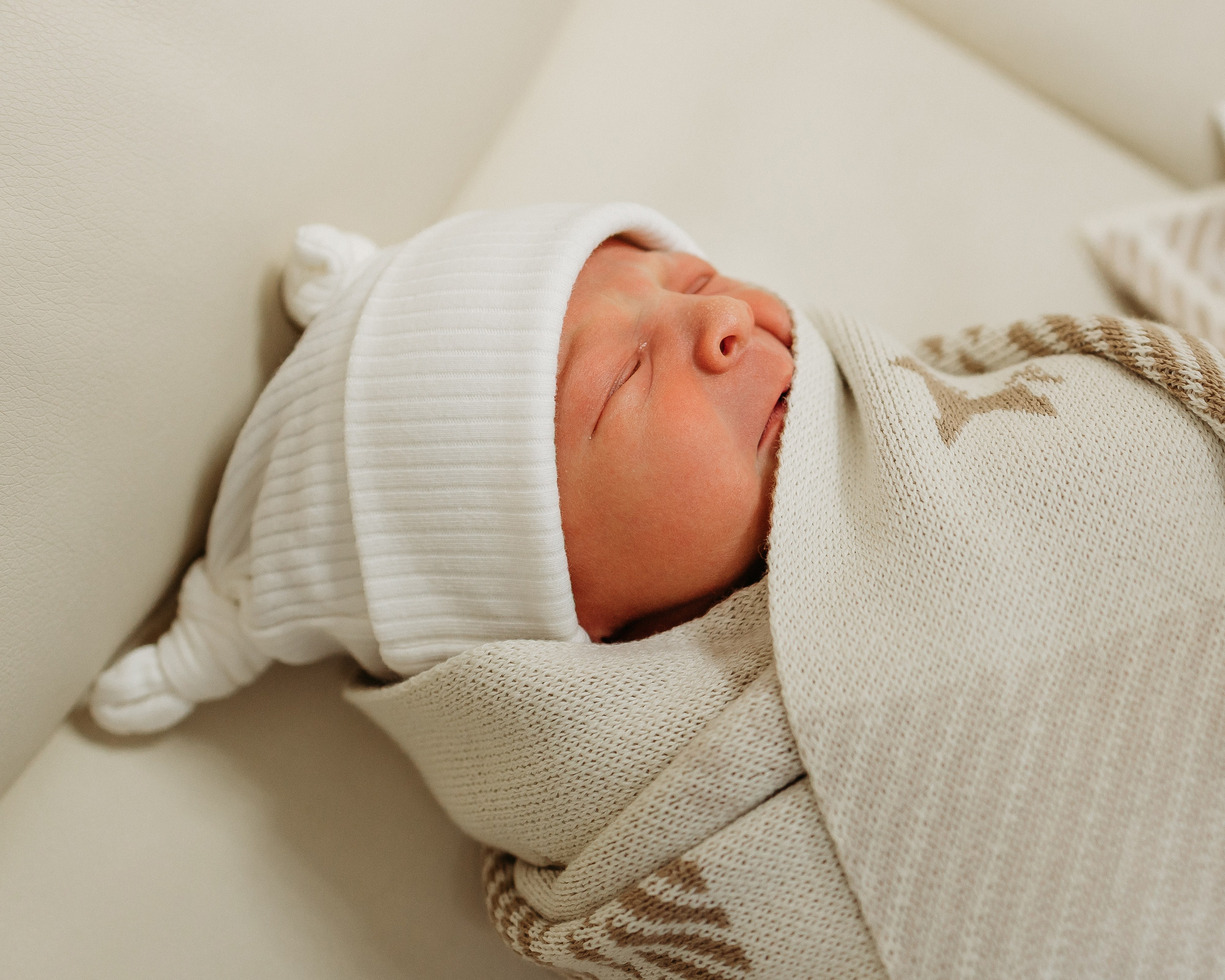 Анри. Семейный и детский фотограф в Краснодаре. Фотограф новорожденных. Фотограф ньюборн. Фотограф родов Краснодар. Катя Угнивенко