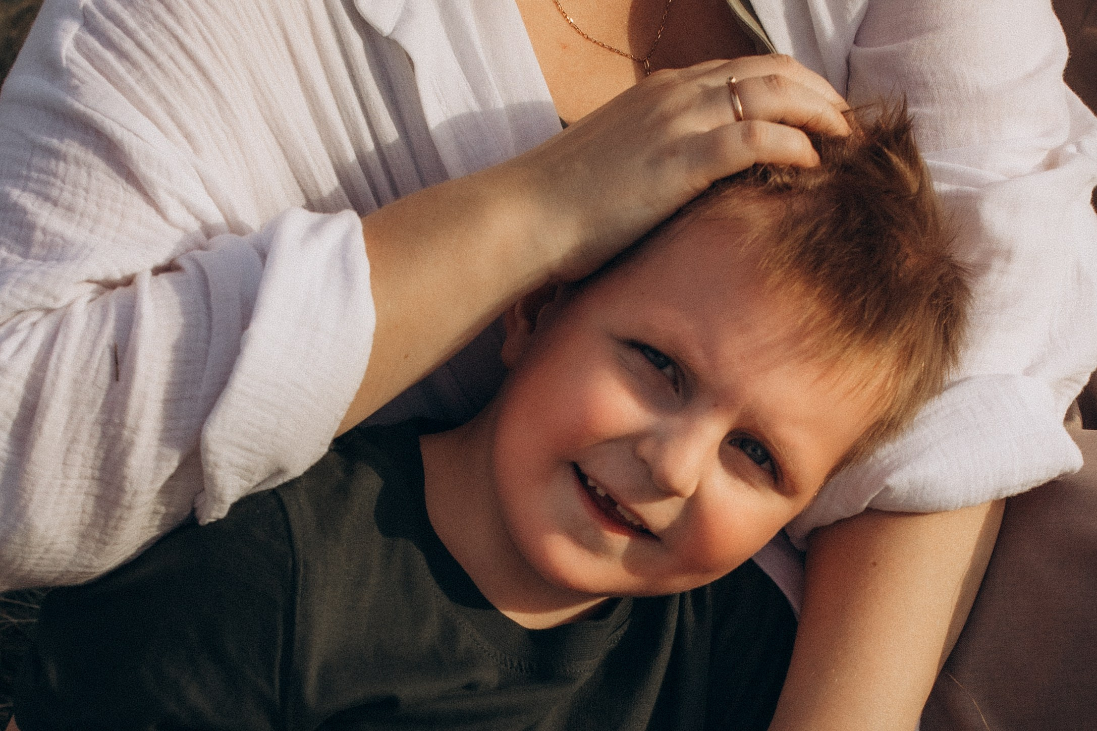 Летняя история в поле. Семейный фотограф lifestyle в Новосибирске Елена Шпилевая