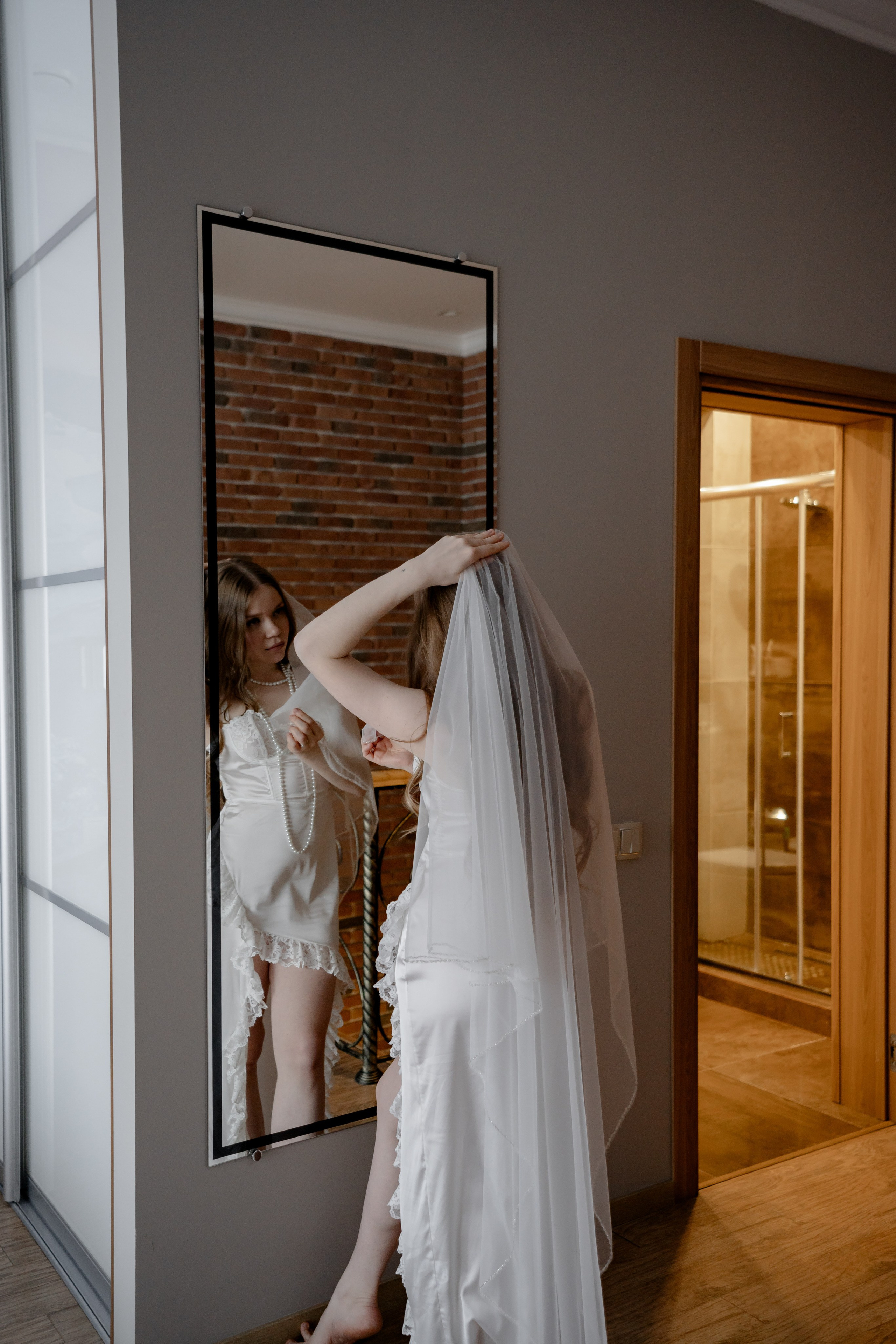 СВАДЕБНАЯ СЬЕМКА СБОРОВ В ОТЕЛЕ И ВЫЕЗД НА ЦЕРЕМОНИЮ (СНЯТО В СИБИРЕ В НИЖНЕВАРТОВСКЕ). Профессиональный фотограф, Санкт-Петербург — Виктория Богомолова