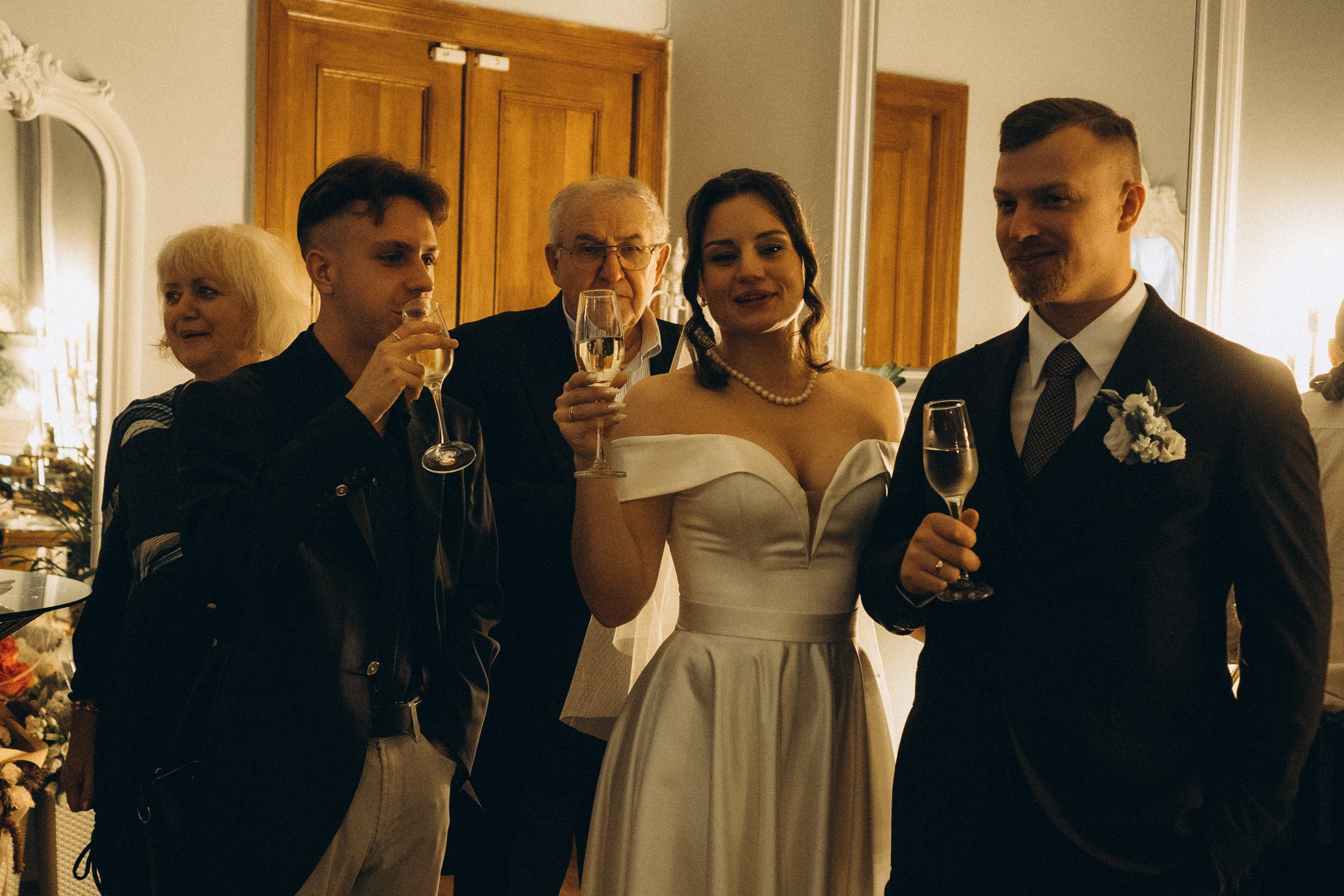 СЬЕМКА РЕПОРТАЖ В ЗАГСЕ (2 ДВОРЕЦ). Профессиональный фотограф, Санкт-Петербург — Виктория Богомолова