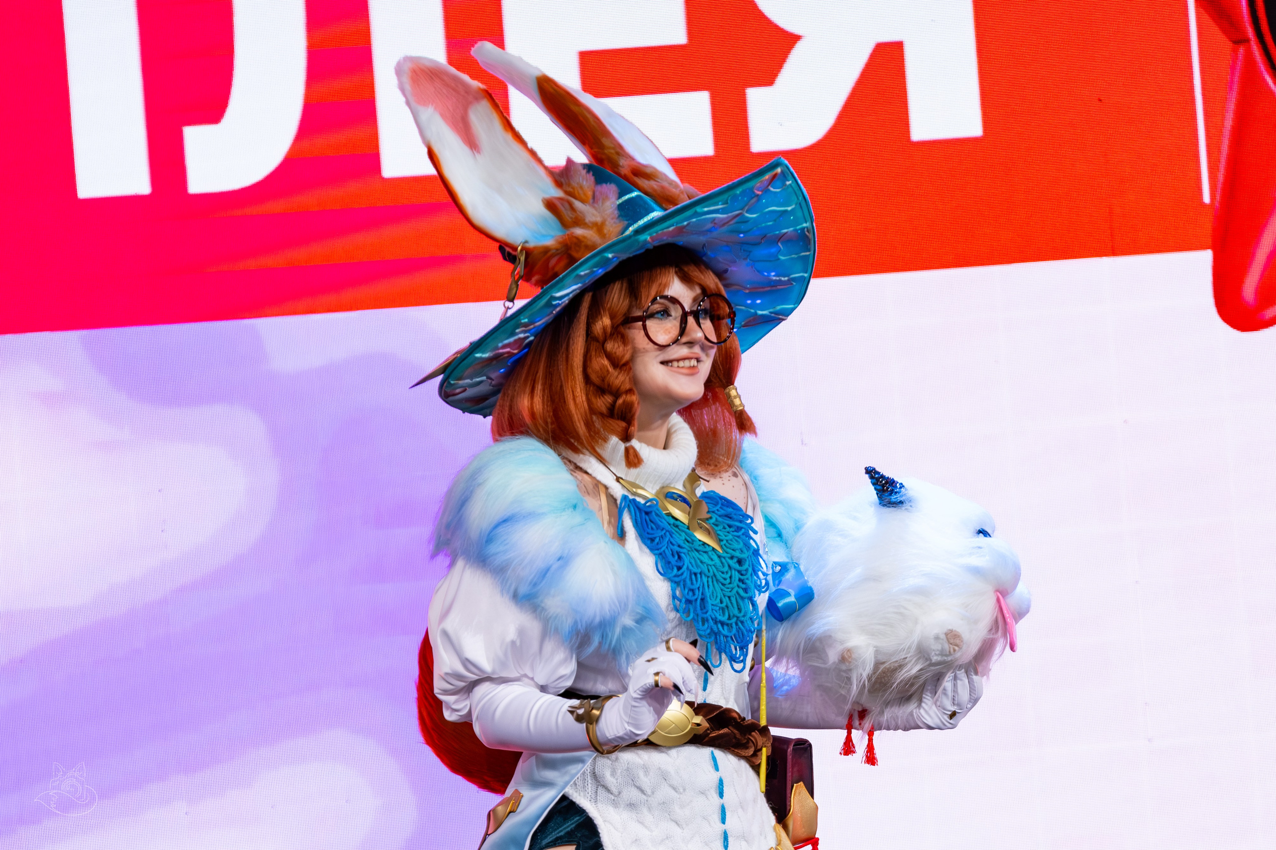 Сцена РЭД ЭКСПО 2024. Косплей фотограф