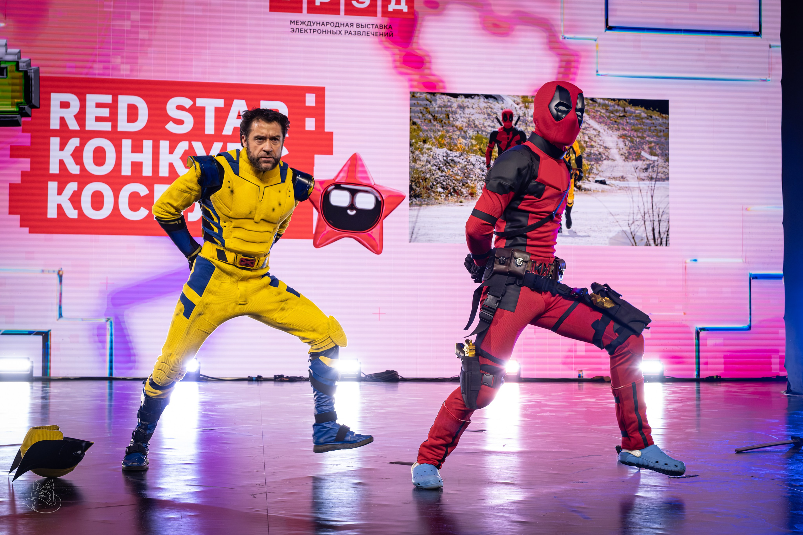 Сцена РЭД ЭКСПО 2024. Косплей фотограф