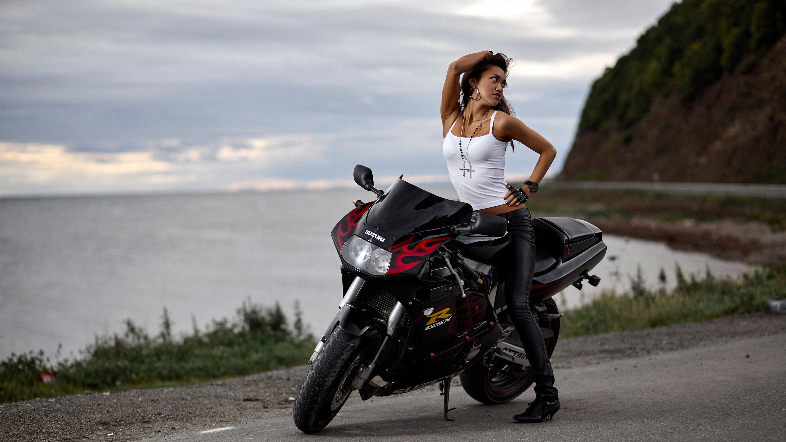 Парень, девушка, байк. Фотограф Андрей Серенков