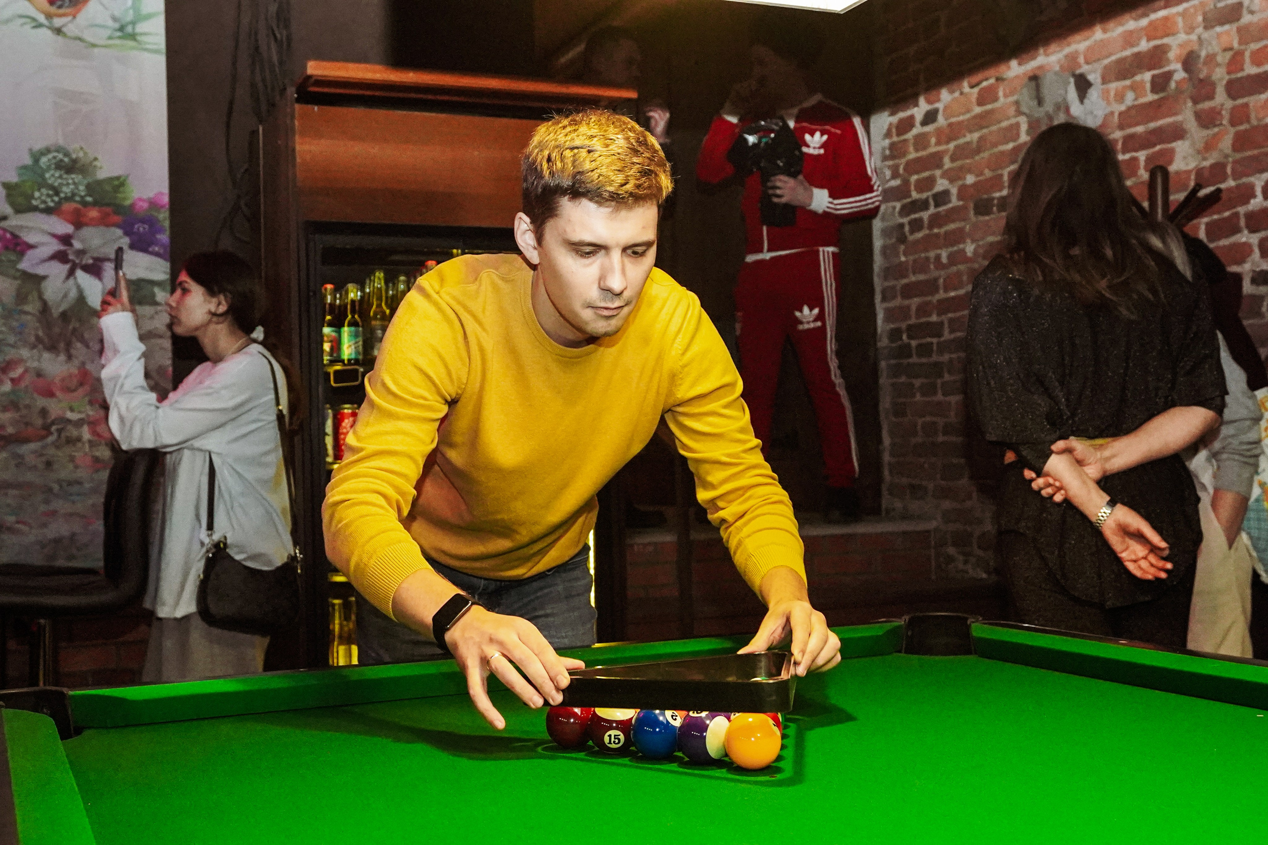 Бильярдная. ОЧЕНЬ ПЛОХОЙ ФОТОГРАФ