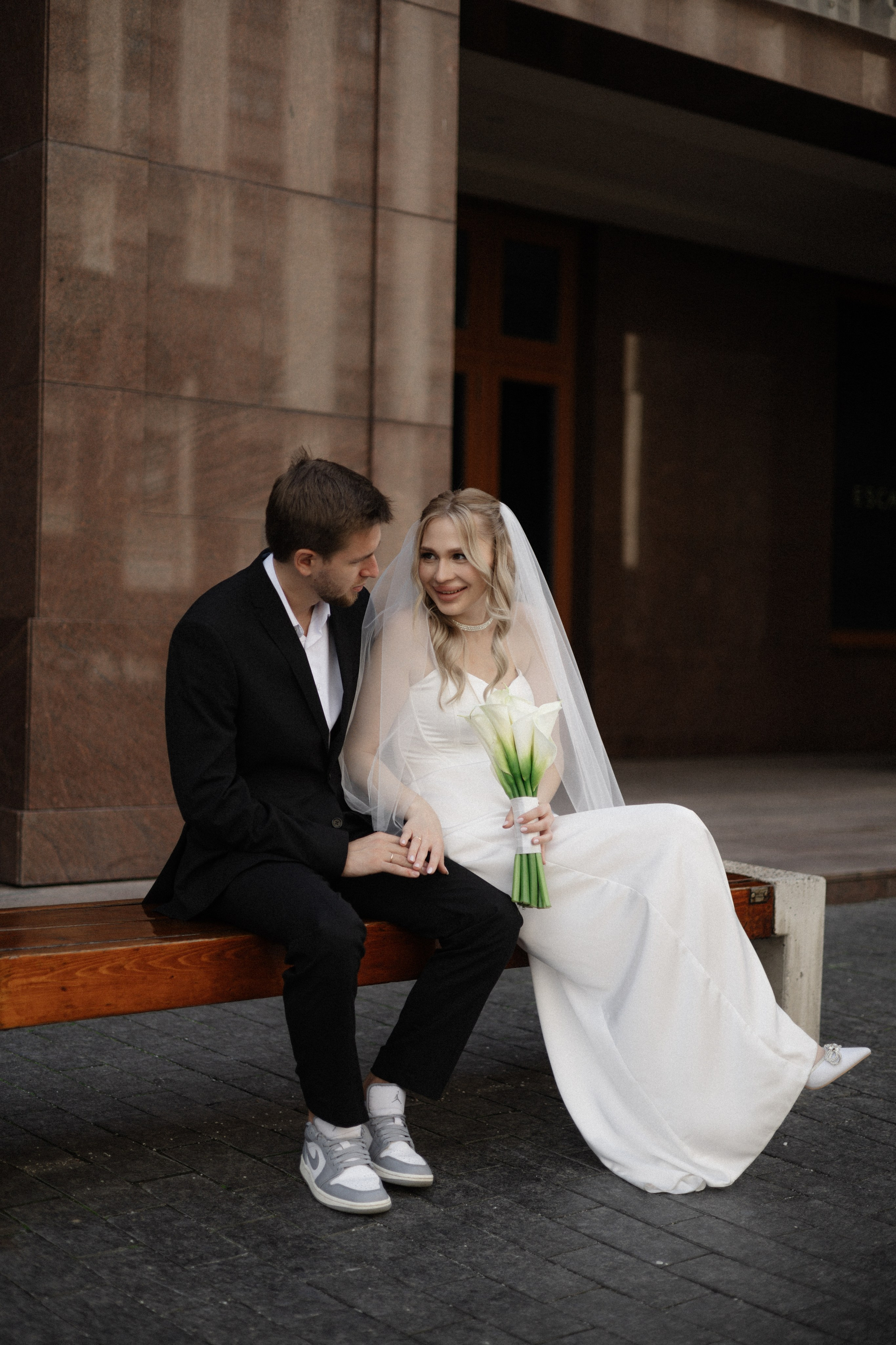 Арина и Дима. Сборы, роспись и прогулка. Свадебный и портретный фотограф в Москве Анастасия Масюк