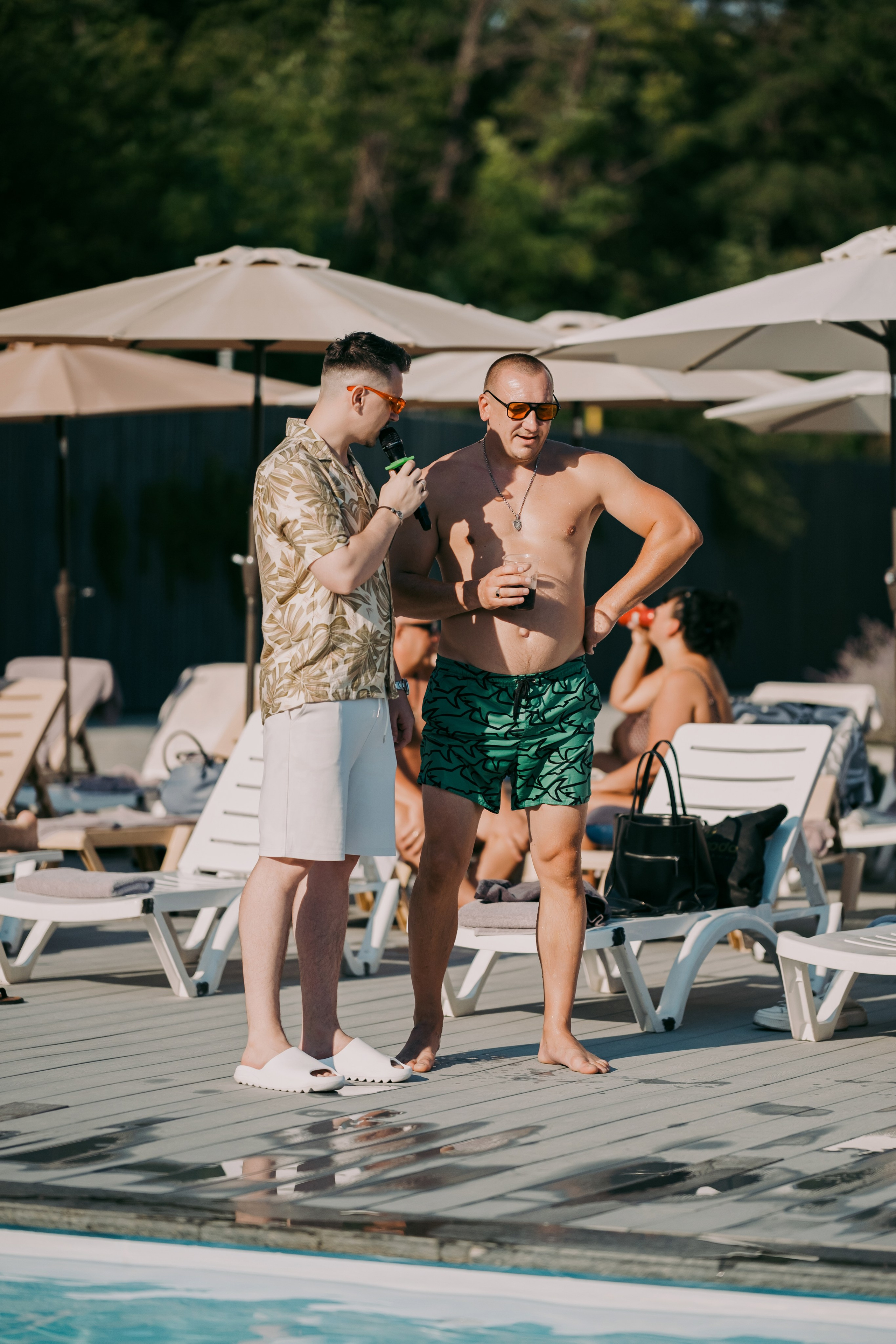 Турист / Фотограф Андрей Кошарный и Константин Шемигон. ТитанФото Продакшн