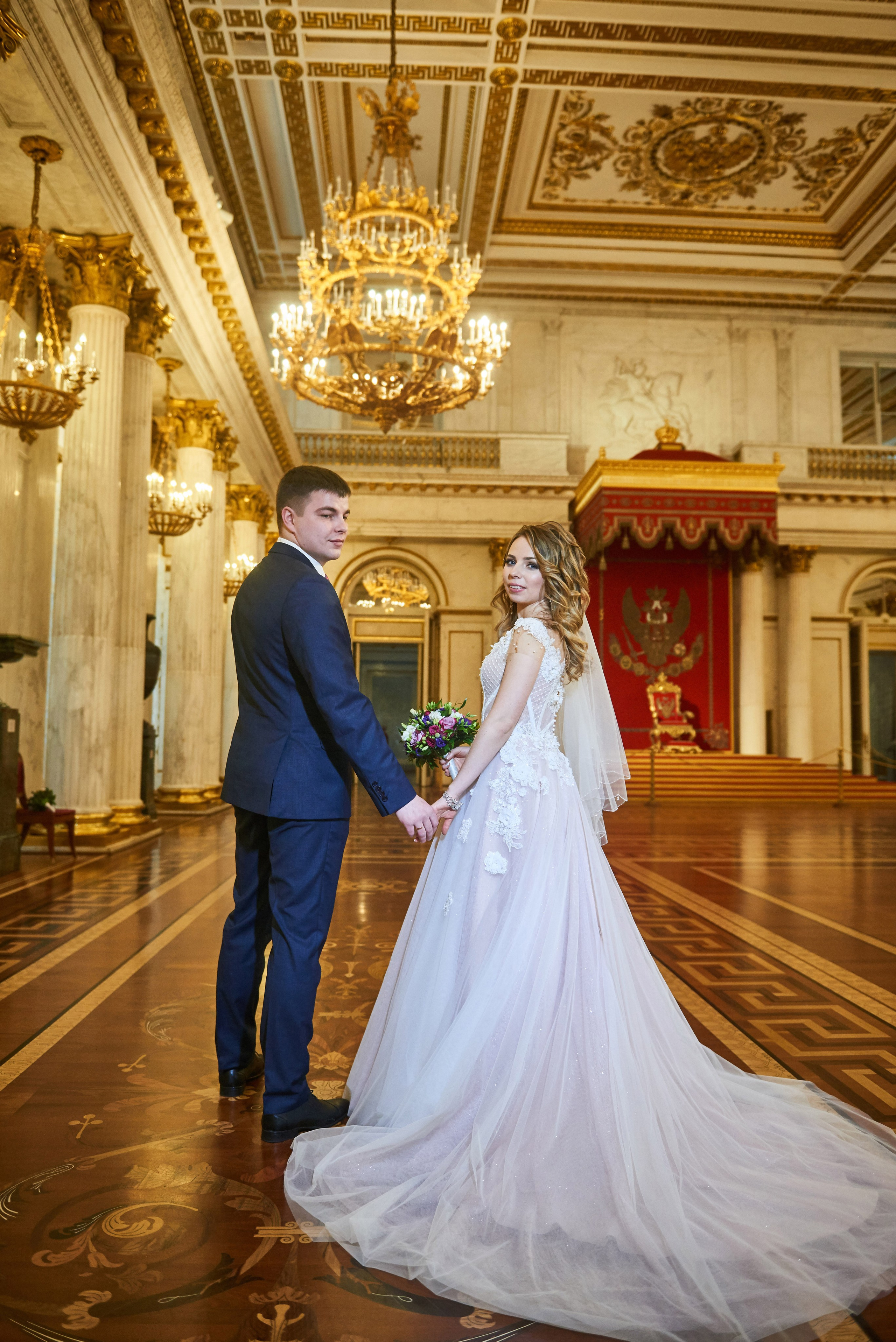 Елена и Иван (зимняя свадебная прогулка у Михайловского замка и фотосессия в Эрмитаже). Портретный, семейный и свадебный фотограф в Санкт-Петербурге и в Пушкине Ширяев Денис