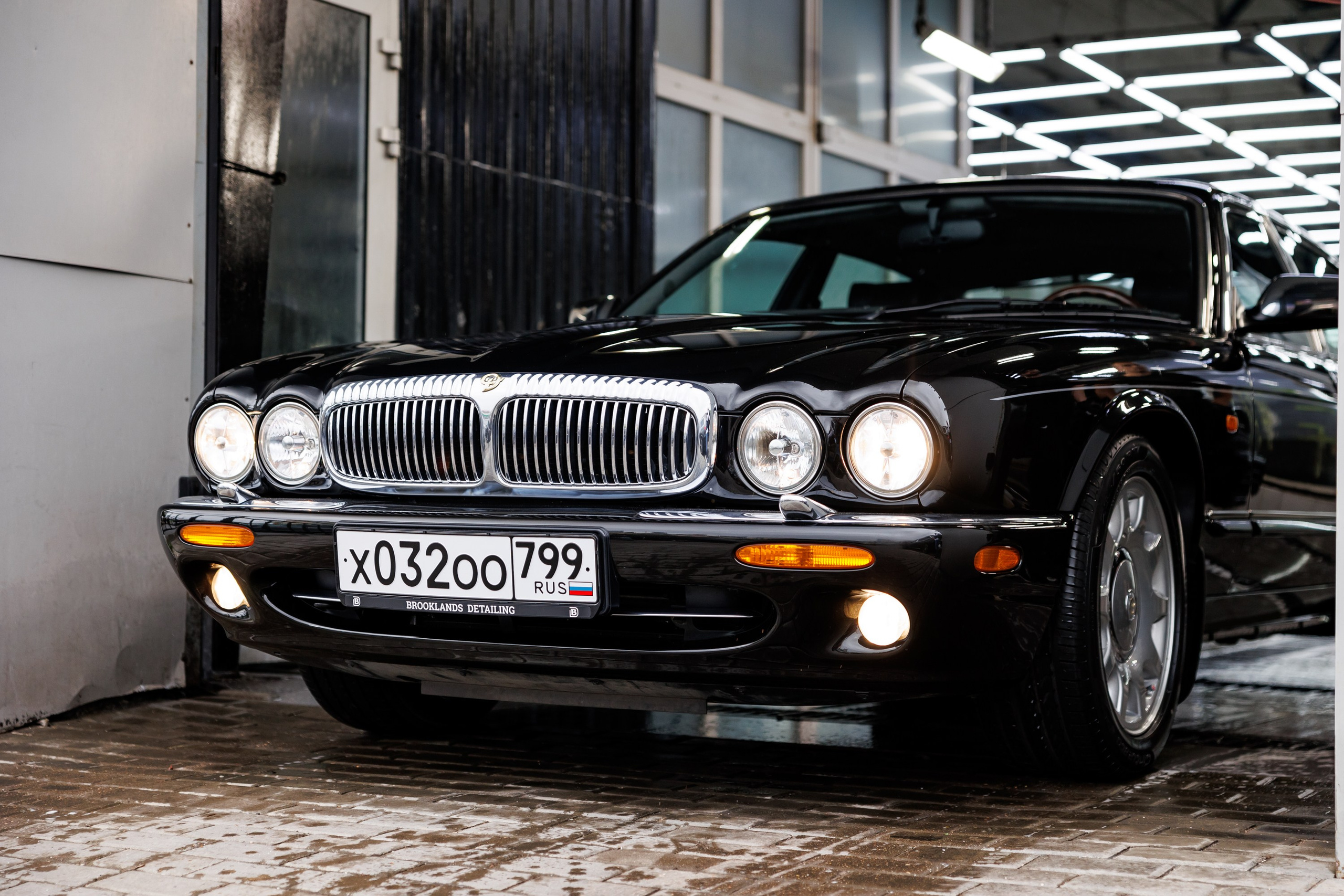 Автомобильная фотосъёмка Daimler Xj8. Фотограф Сергей Лукьянов @xapeton_photo Москва