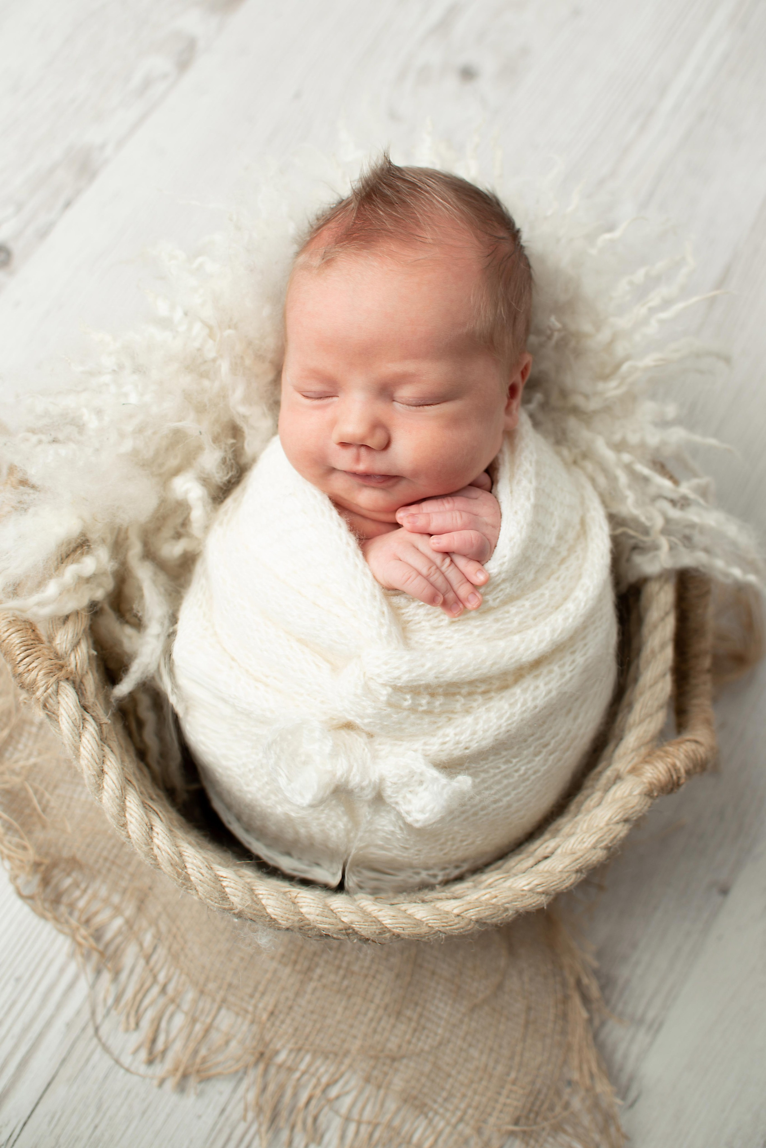 Ньюборн ЭСПРЕСС плюс родители малыш Артемий. Фотограф новорожденных в Нижневартовске Лара Курдюкова