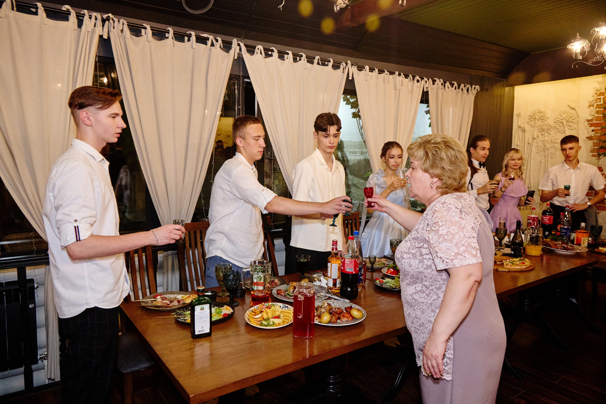 Выпускной 35 Сош. Фотограф Выпускные альбомы Таганрог Сергей Коробченко