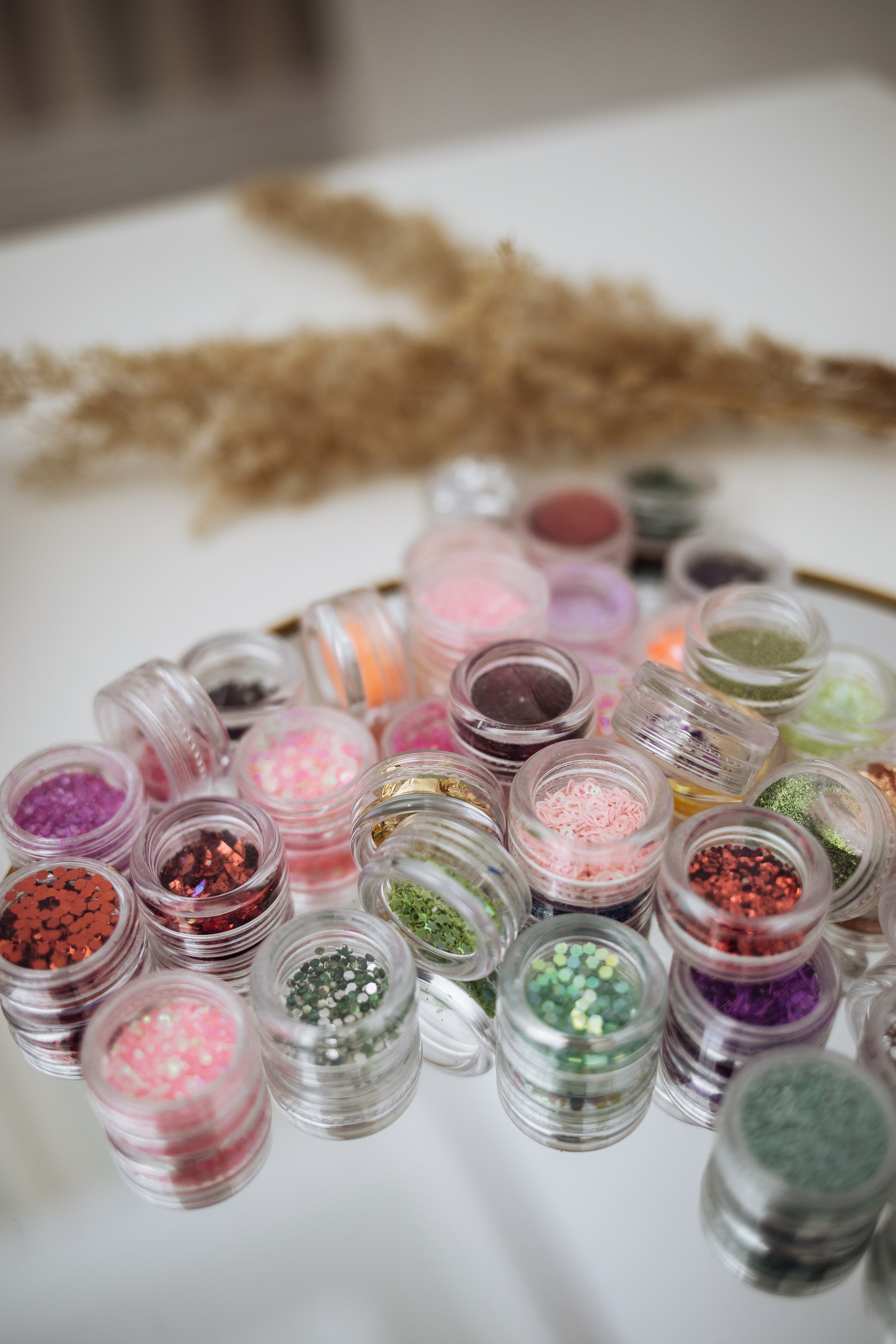 Мастер по маникюру. Фотография